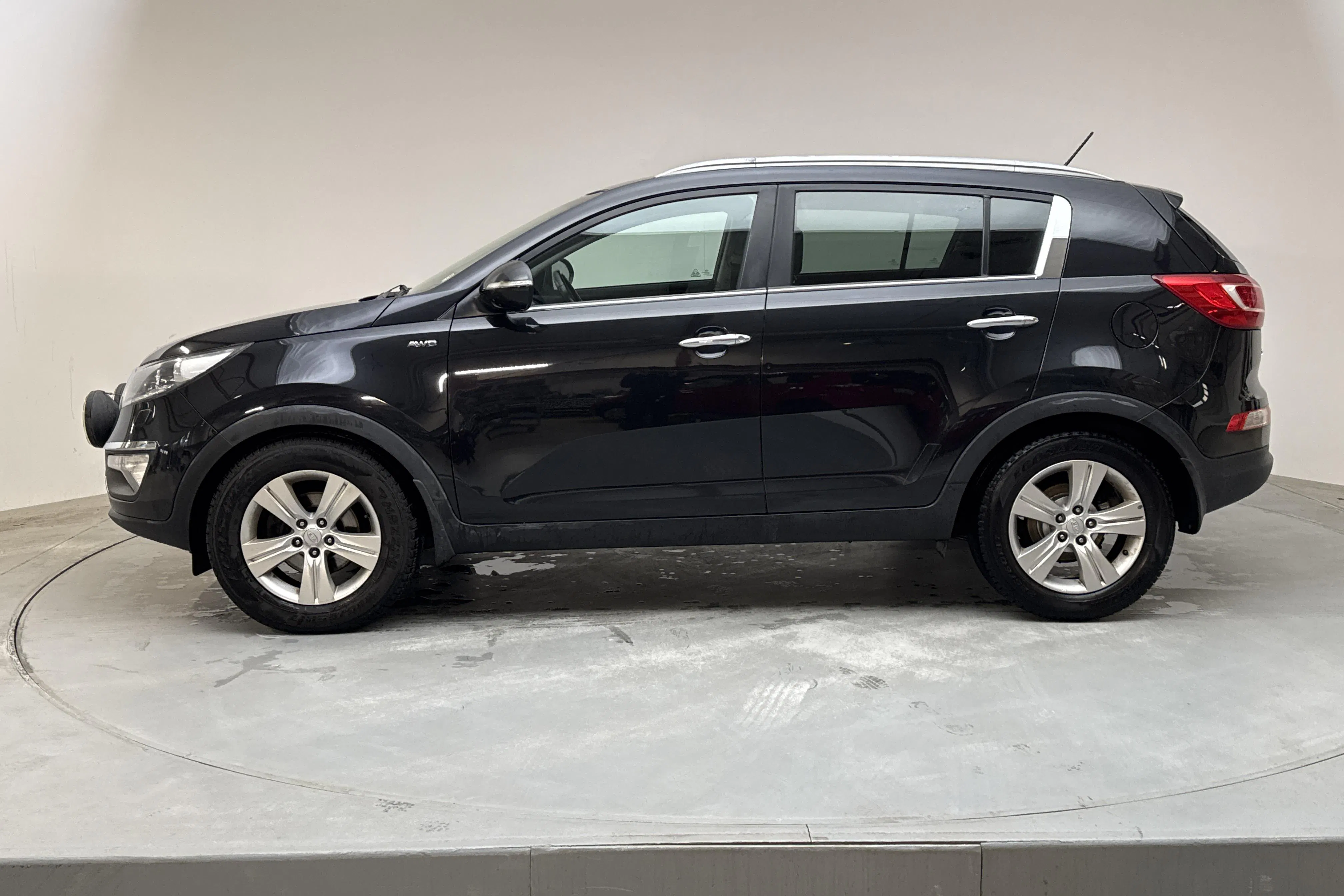 Presentationsfoto 2 av 13: KIA Sportage 2.0 CRDi AWD (184hk) - 25 296 mil - Automat - svart - 2013