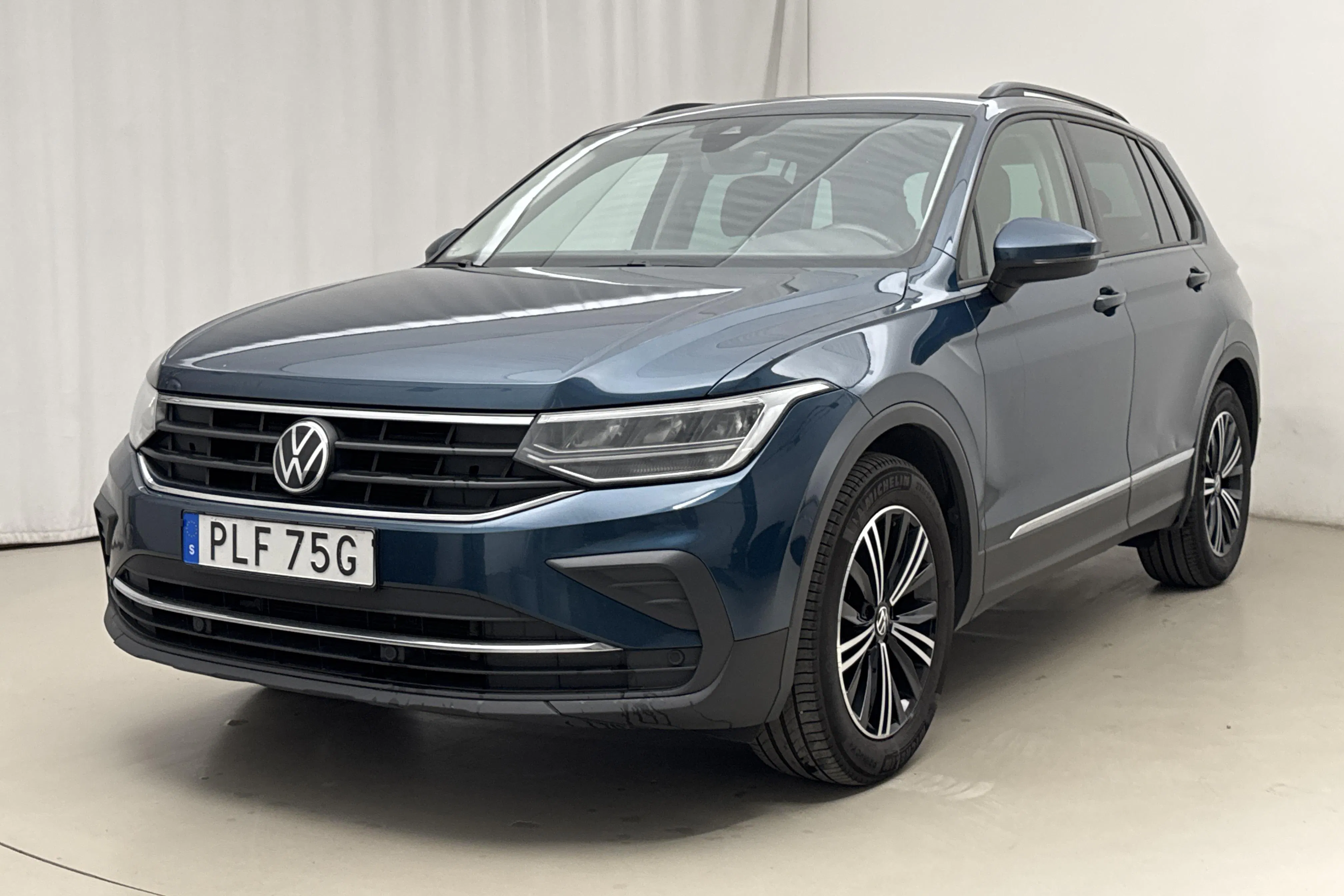 Presentation photo 1 of 19: VW Tiguan 1.5 TSI (150hk) - 178 310 km - Automatic - blue - 2021