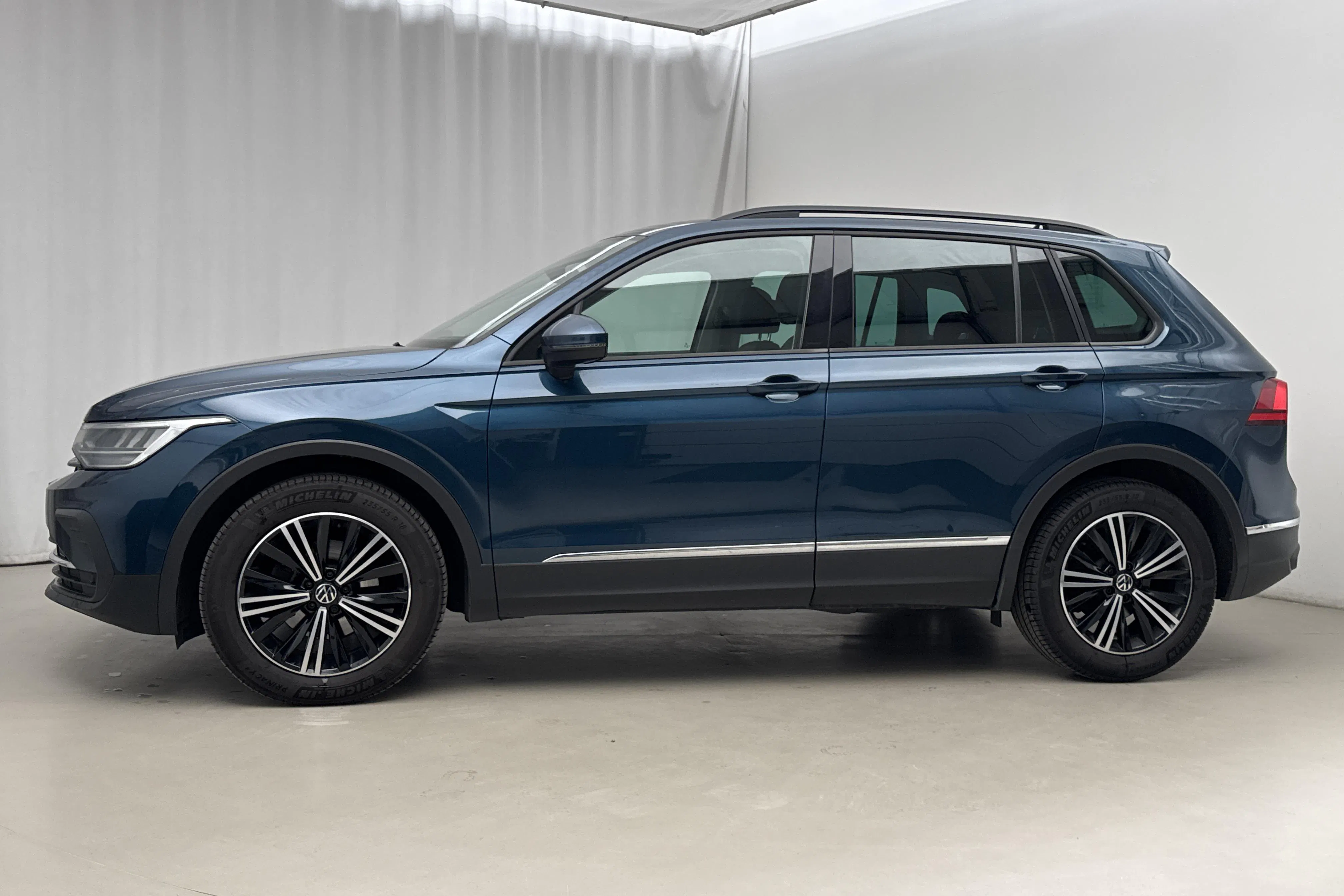 Presentation photo 2 of 19: VW Tiguan 1.5 TSI (150hk) - 178 310 km - Automatic - blue - 2021