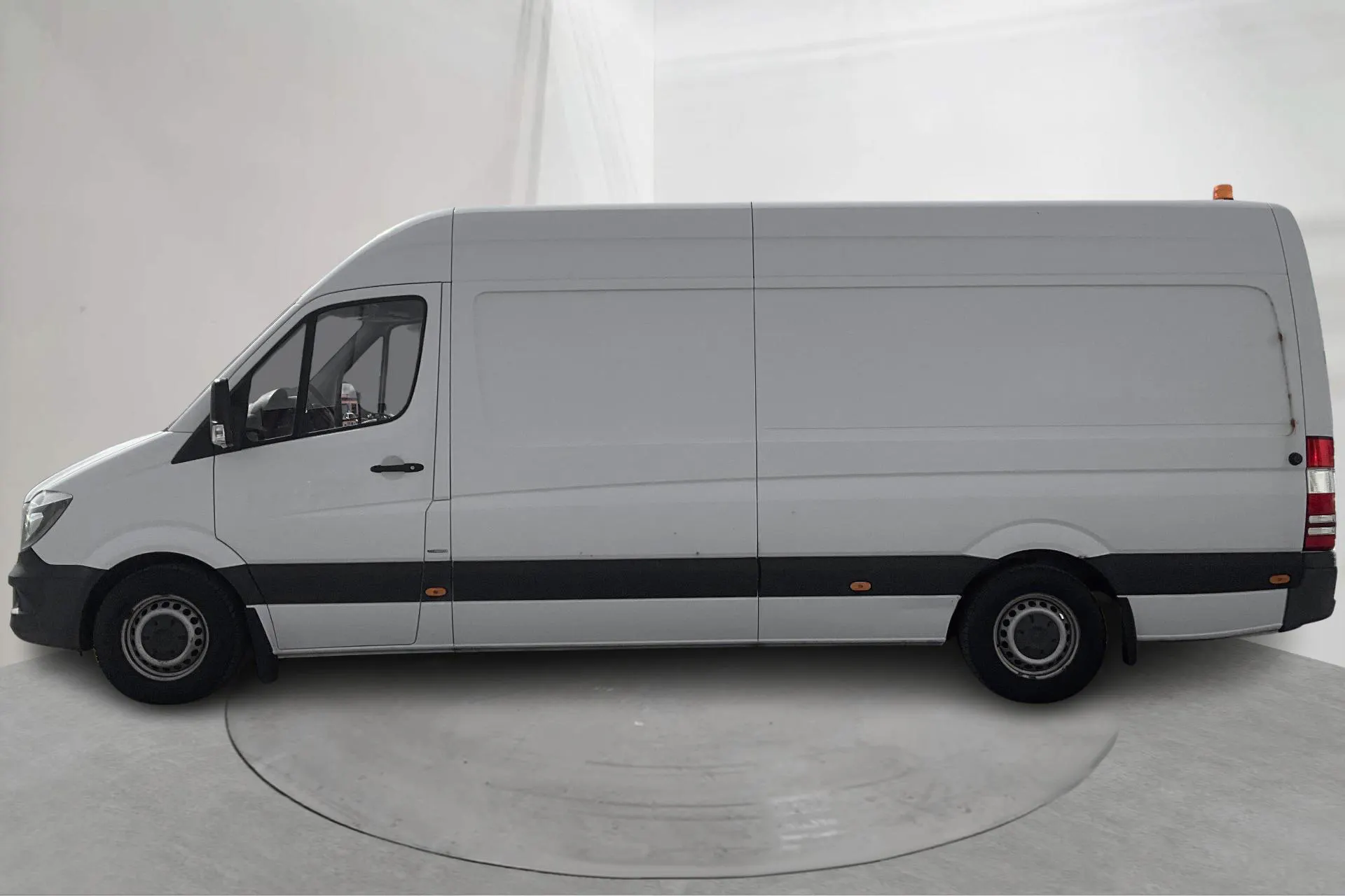 Presentationsfoto 2 av 18: Mercedes Sprinter 316 CDI (163hk) - 15 249 mil - Automat - vit - 2016