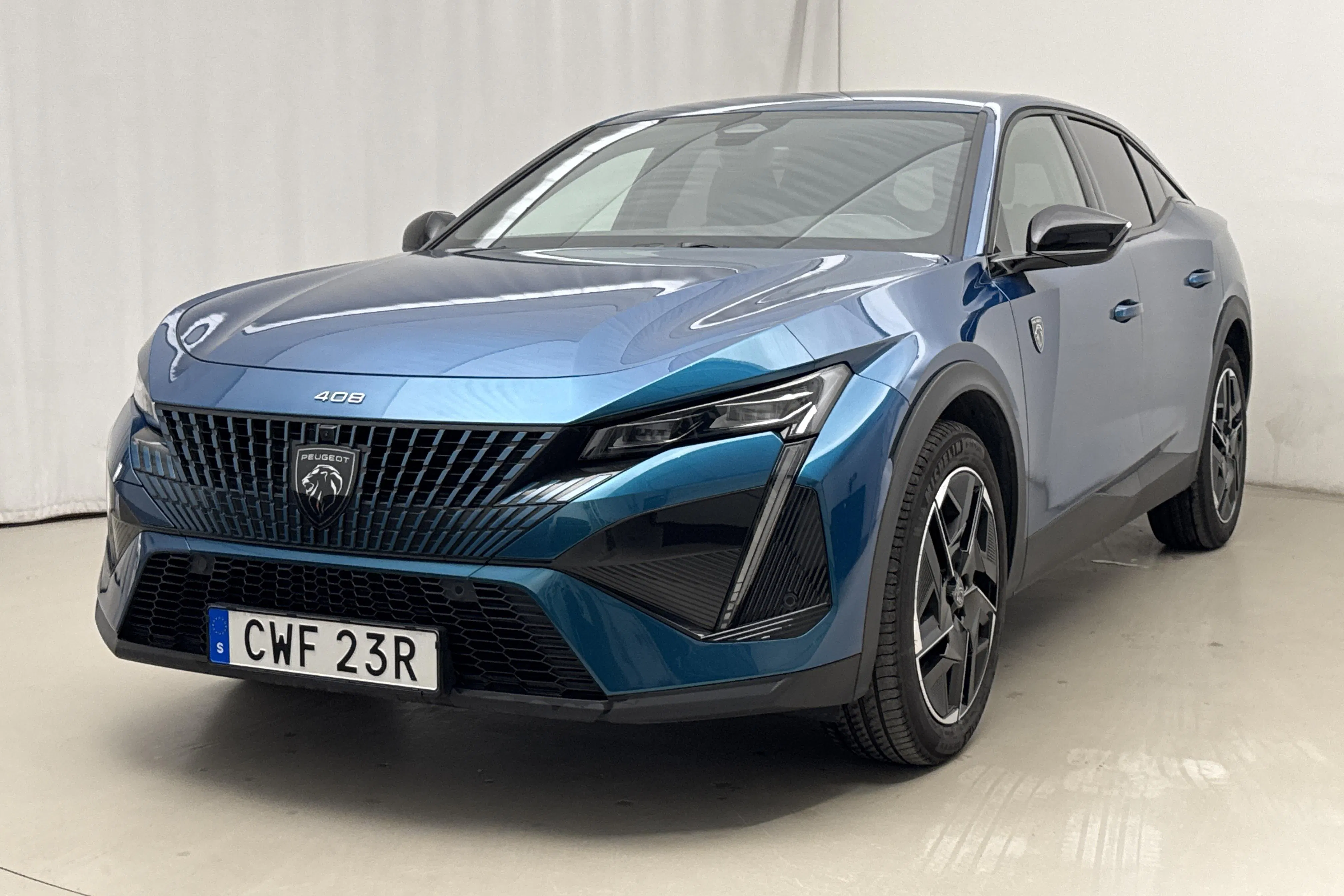 Presentationsfoto 1 av 19: Peugeot 408 PureTech (130hk) - 1 508 mil - Automat - blå - 2024