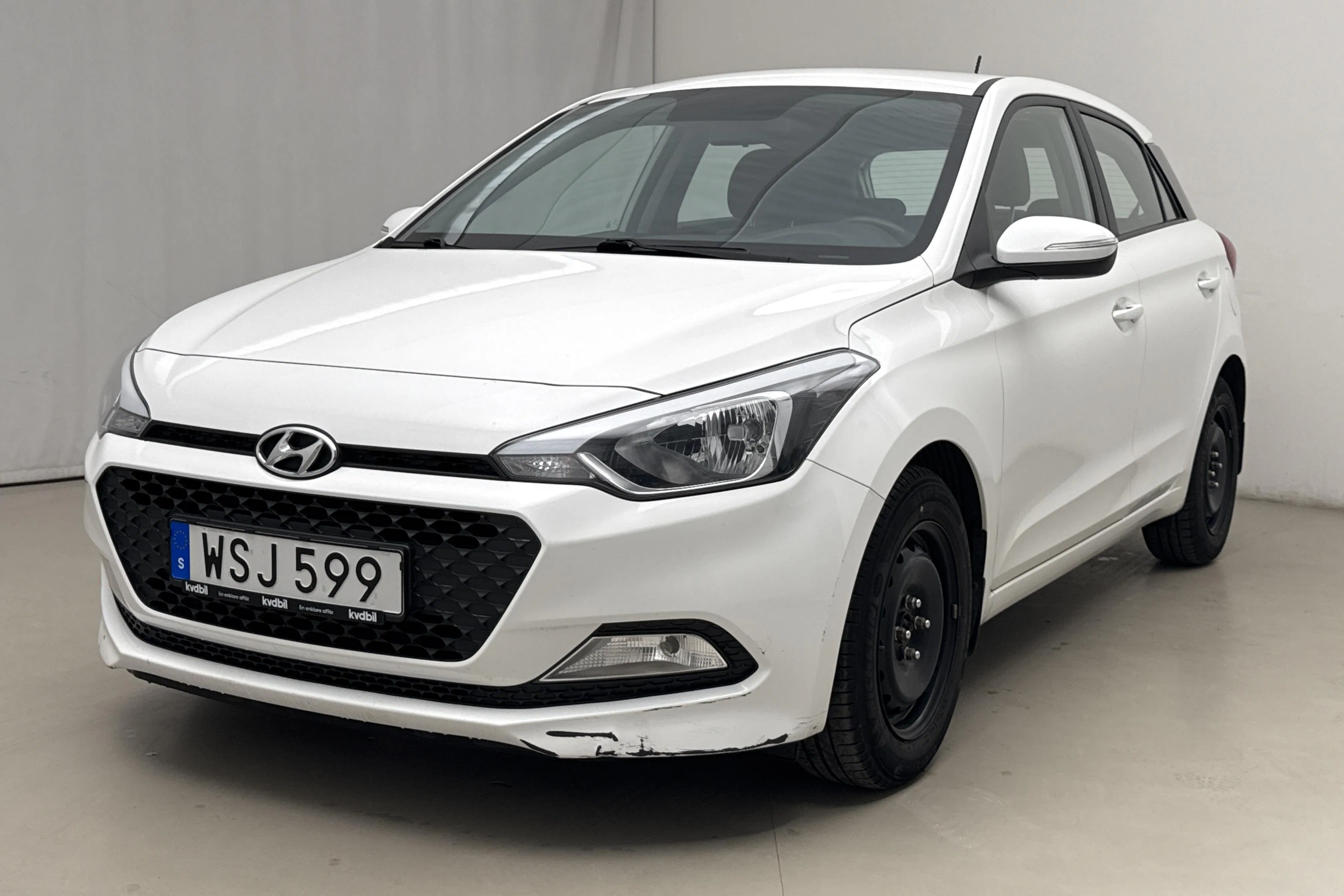 Presentationsfoto 1 av 15: Hyundai i20 1.2 (84hk) - 7 263 mil - Manuell - vit - 2015