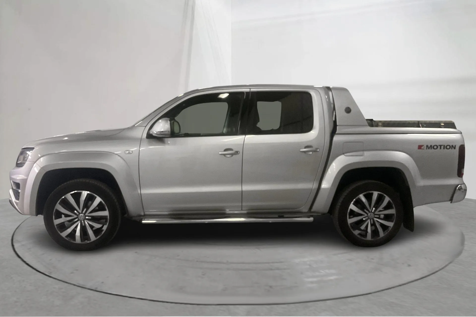 Presentationsfoto 2 av 17: VW Amarok 3.0 TDI 4motion (258hk) - 17 198 mil - Automat - silver - 2019