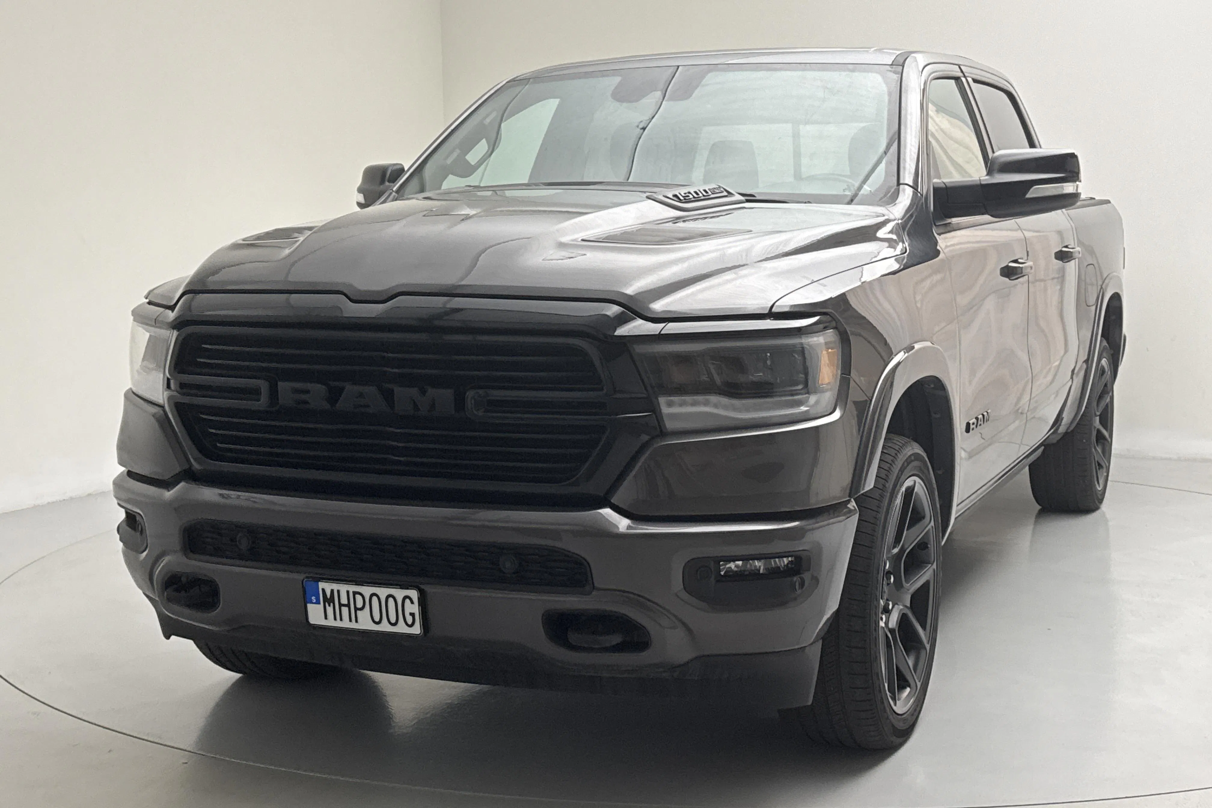 Presentationsfoto 1 av 15: Dodge RAM 1500 5.7 (395hk) - 6 130 mil - Automat - Mörkgrå - 2021