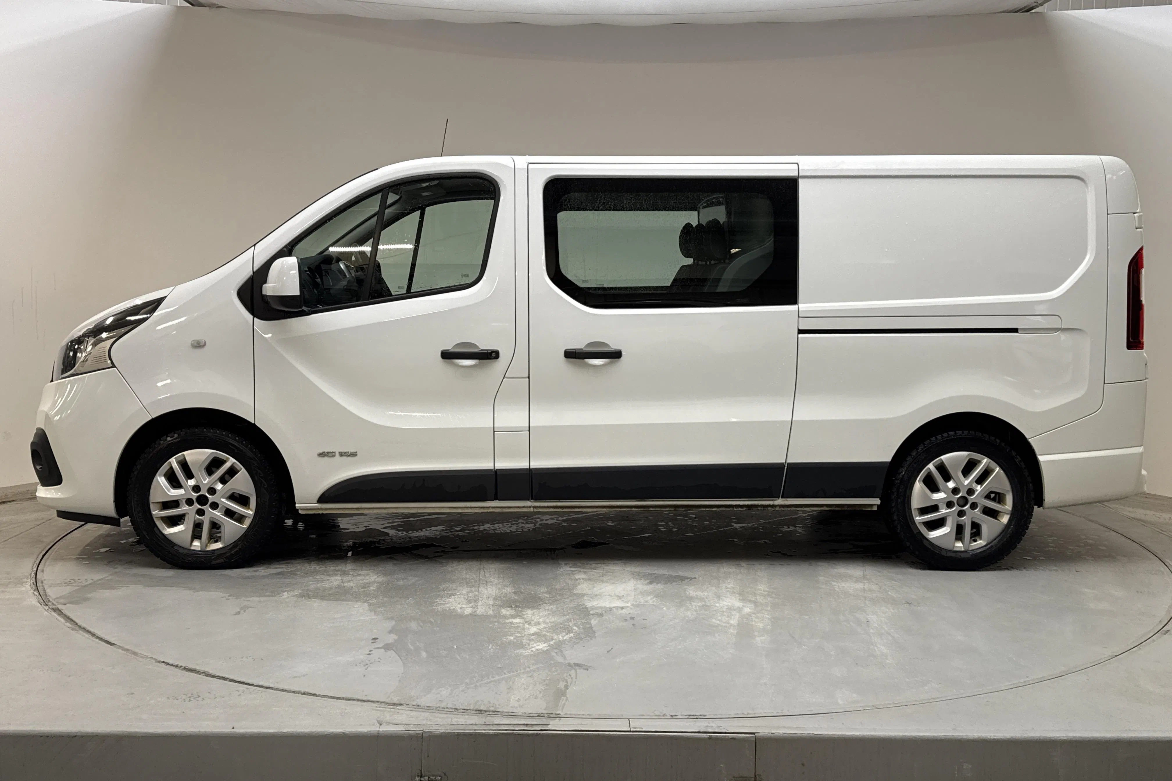 Presentationsfoto 2 av 14: Nissan NV300 1.6 dCi (145hk) - 15 395 mil - Automat - vit - 2021