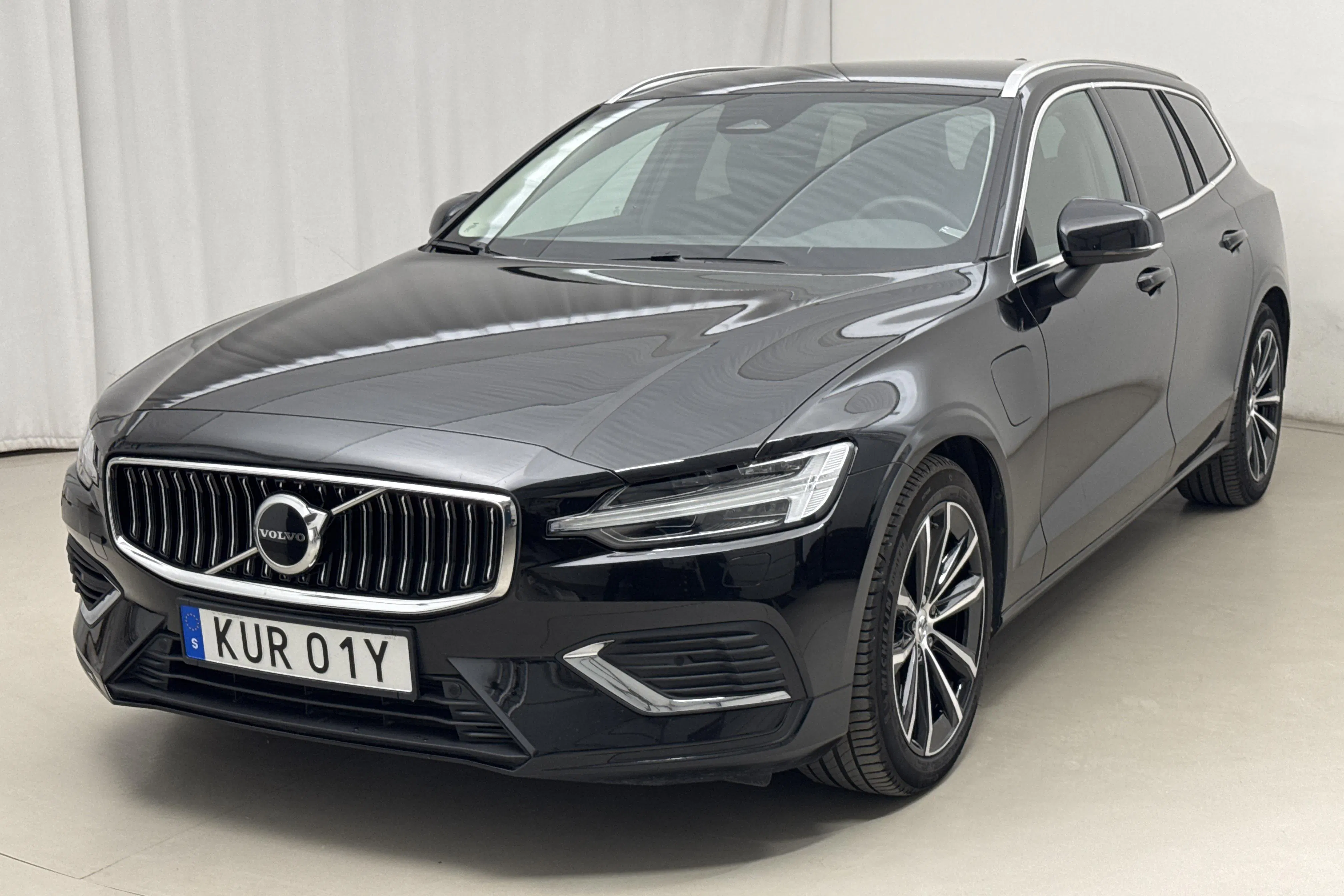 Volvo V60 T6 AWD Recharge (350hk)