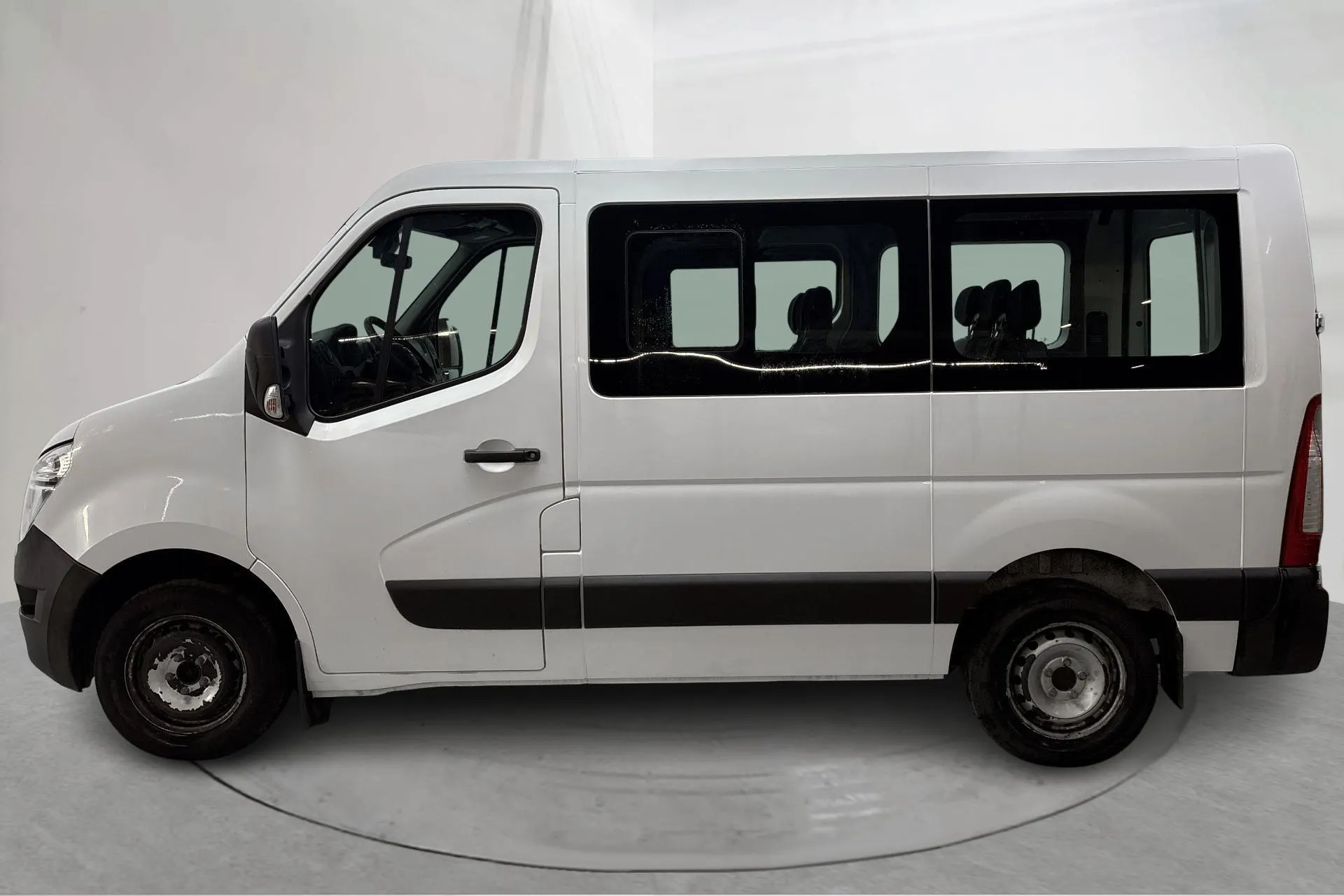 Presentation photo 2 of 12: Nissan NV400 2.3 dCi Buss (145hk) - 158 690 km - Manual - white - 2016