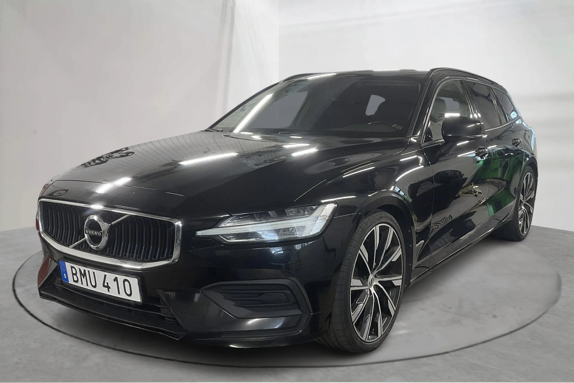 Presentation photo 1 of 14: Volvo V60 D3 (150hk) - 201 260 km - Automatic - black - 2019