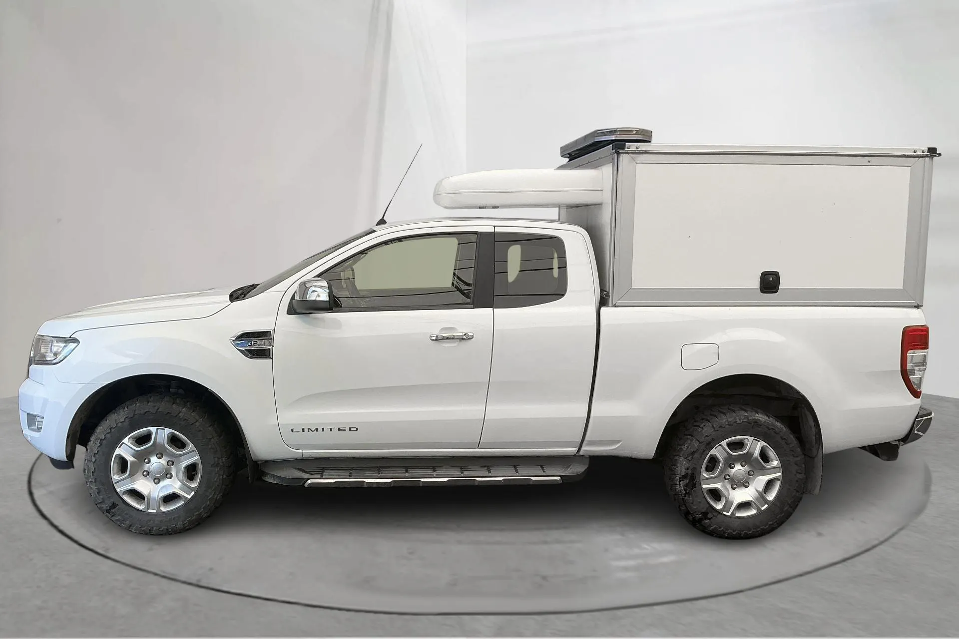 Presentationsfoto 2 av 18: Ford Ranger 3.2 TDCi 4WD (200hk) - 14 513 mil - Automat - vit - 2017