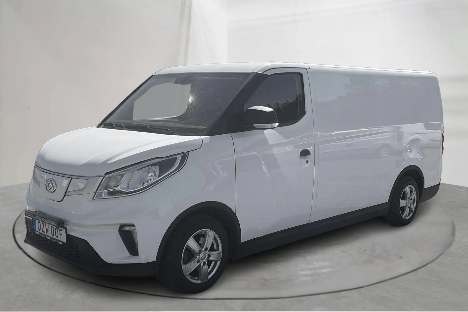 Presentation photo 1 of 15: Maxus e-Deliver 3 52.5kWh (120hk) - 64 160 km - Automatic - white - 2022