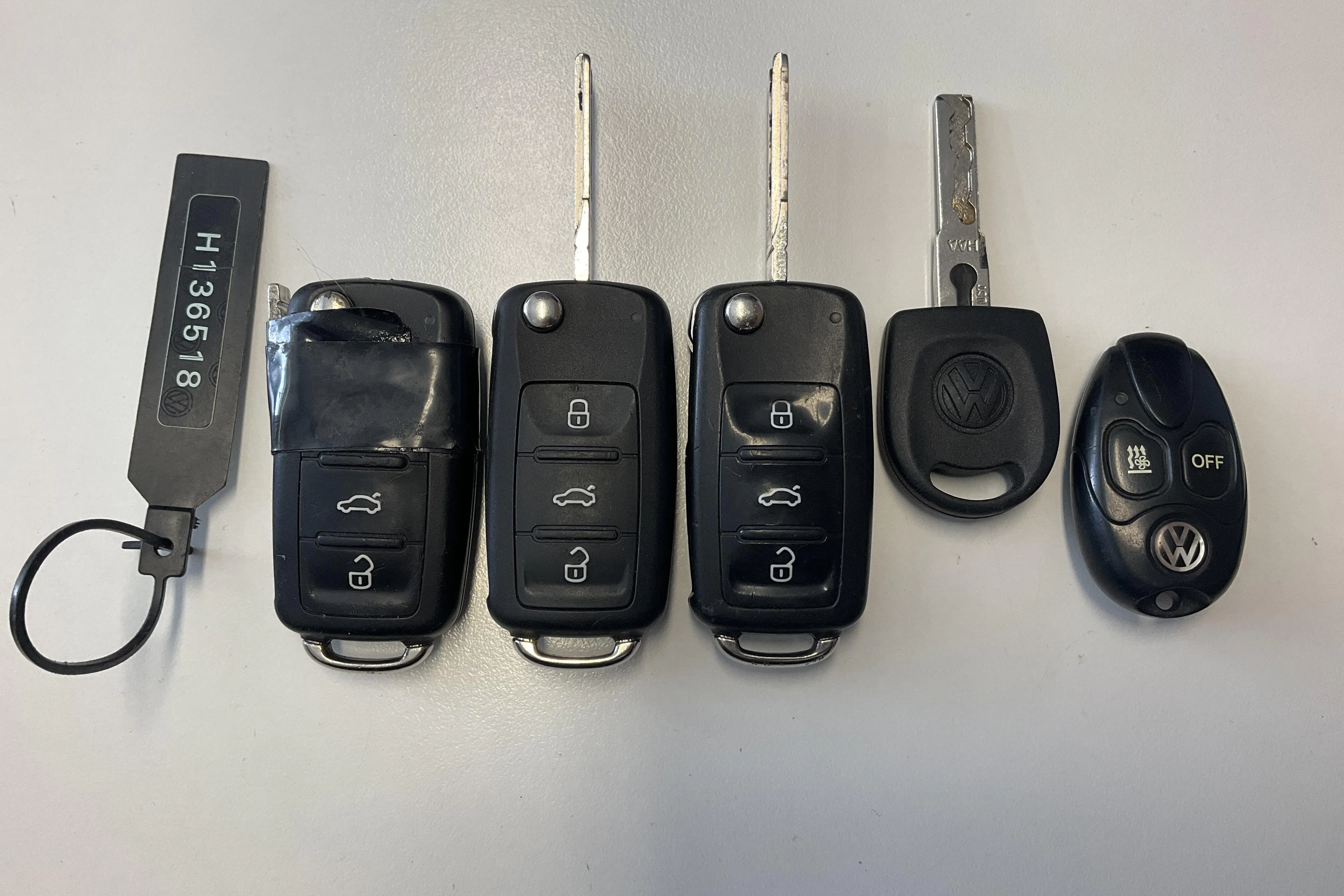 Zdjęcie prezentacyjne 15 z 15: VW Transporter T6 2.0 TDI BMT 4MOTION Skåp (180hk) - 92 310 km - Automatyczna - biały - 2016