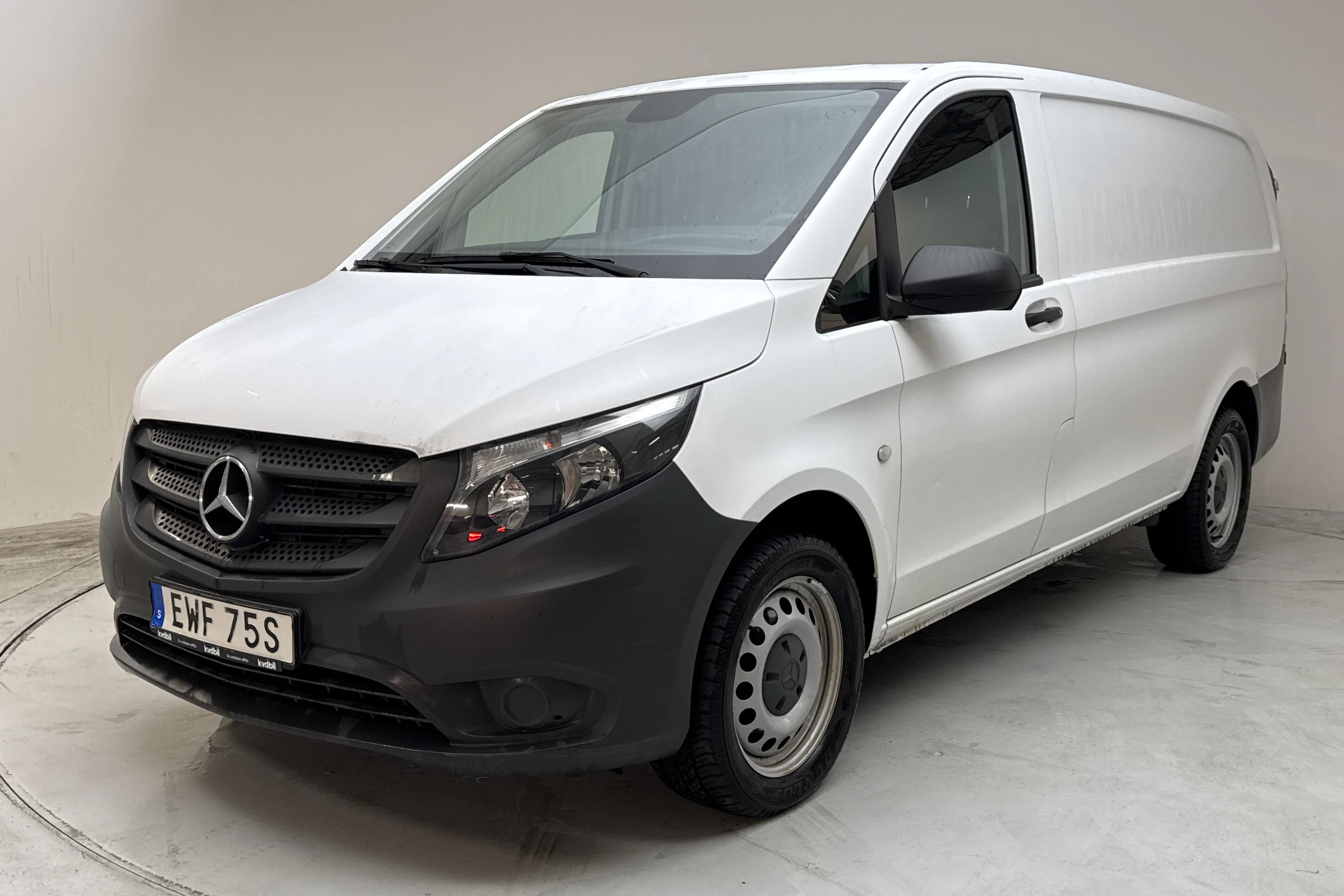 Presentation photo 1 of 14: Mercedes eVito Skåp 41kWh W640 (116hk) - 3 535 Scandinavian mile - Automatic - white - 2020