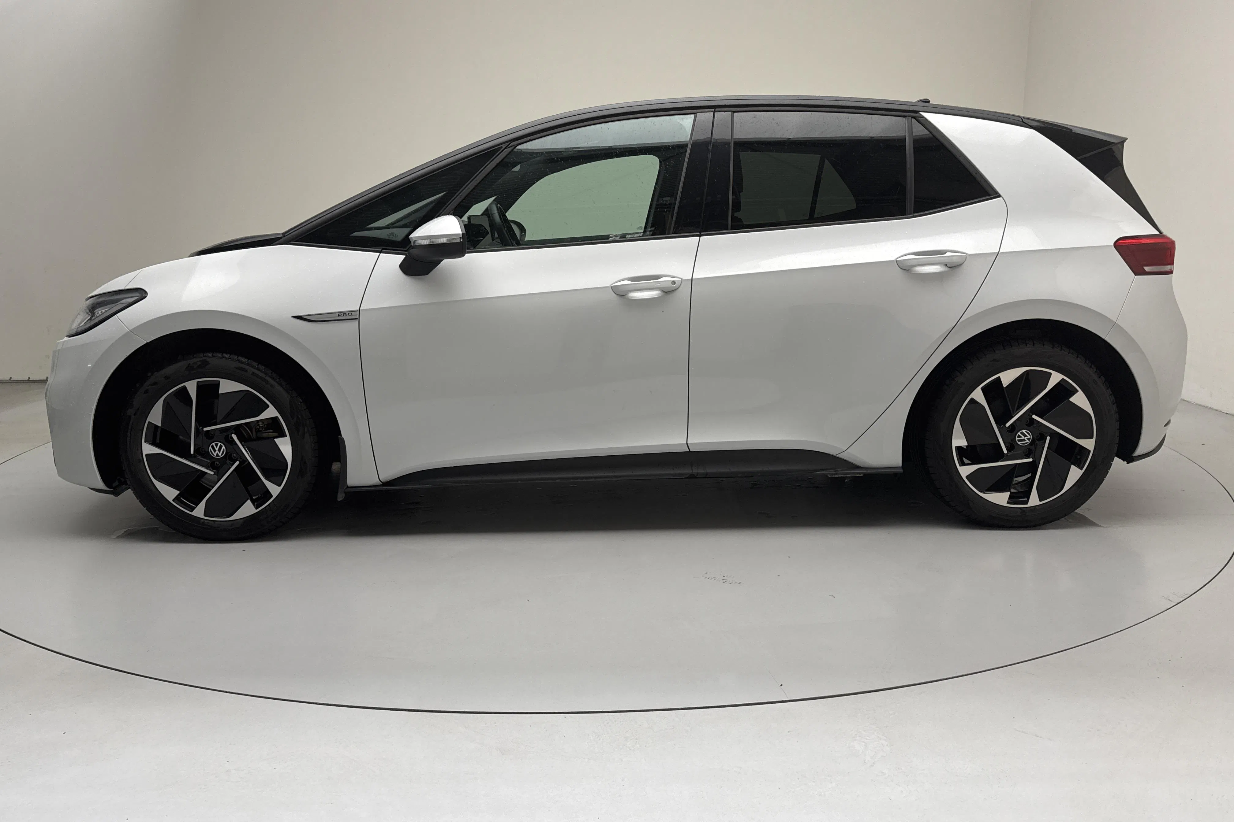 Presentationsfoto 2 av 18: VW ID.3 58kWh (204hk) - 3 174 mil - Automat - vit - 2021