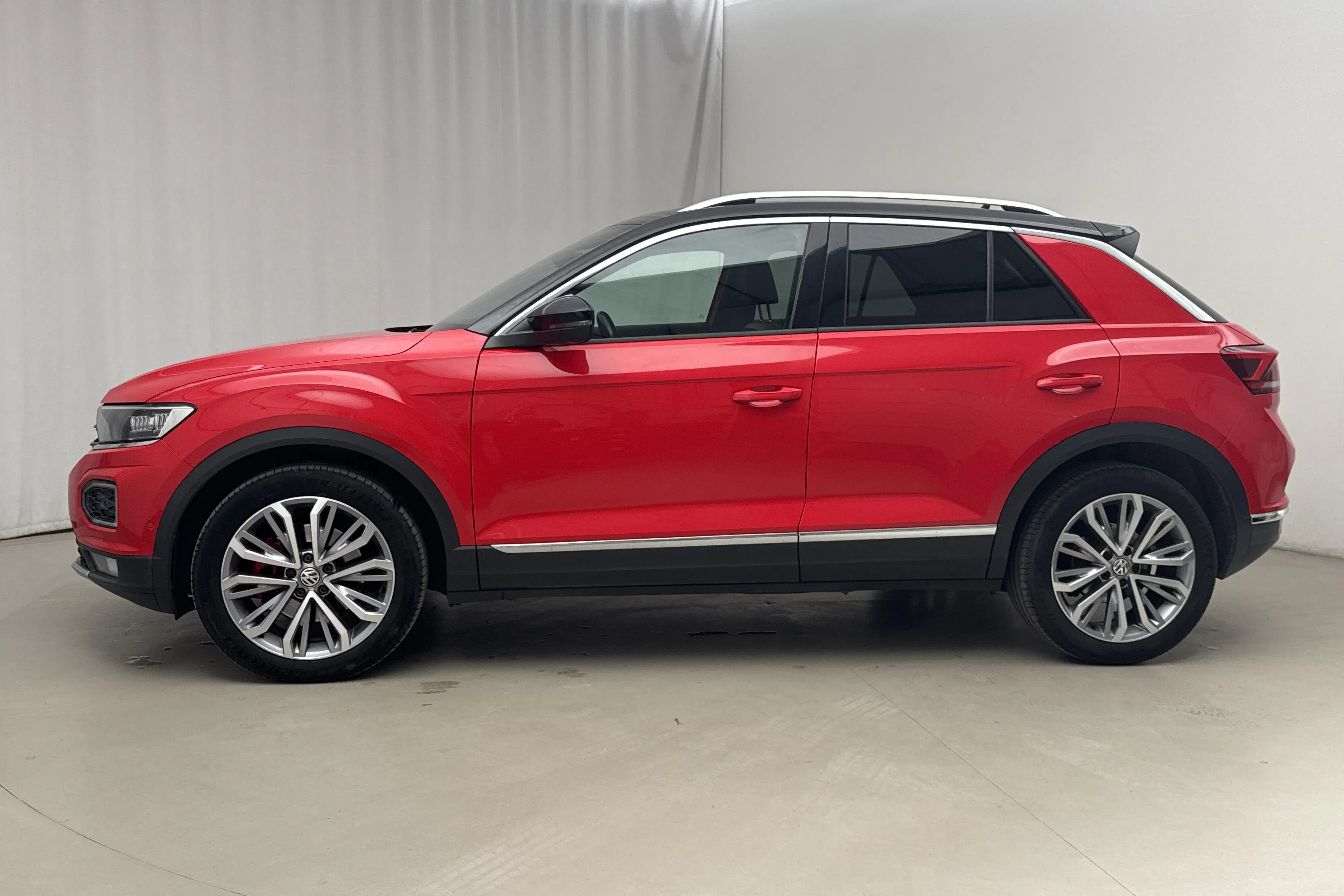 Presentation photo 2 of 18: VW T-Roc 2.0 TSI 4MOTION (190hk) - 159 980 km - Automatic - red - 2018