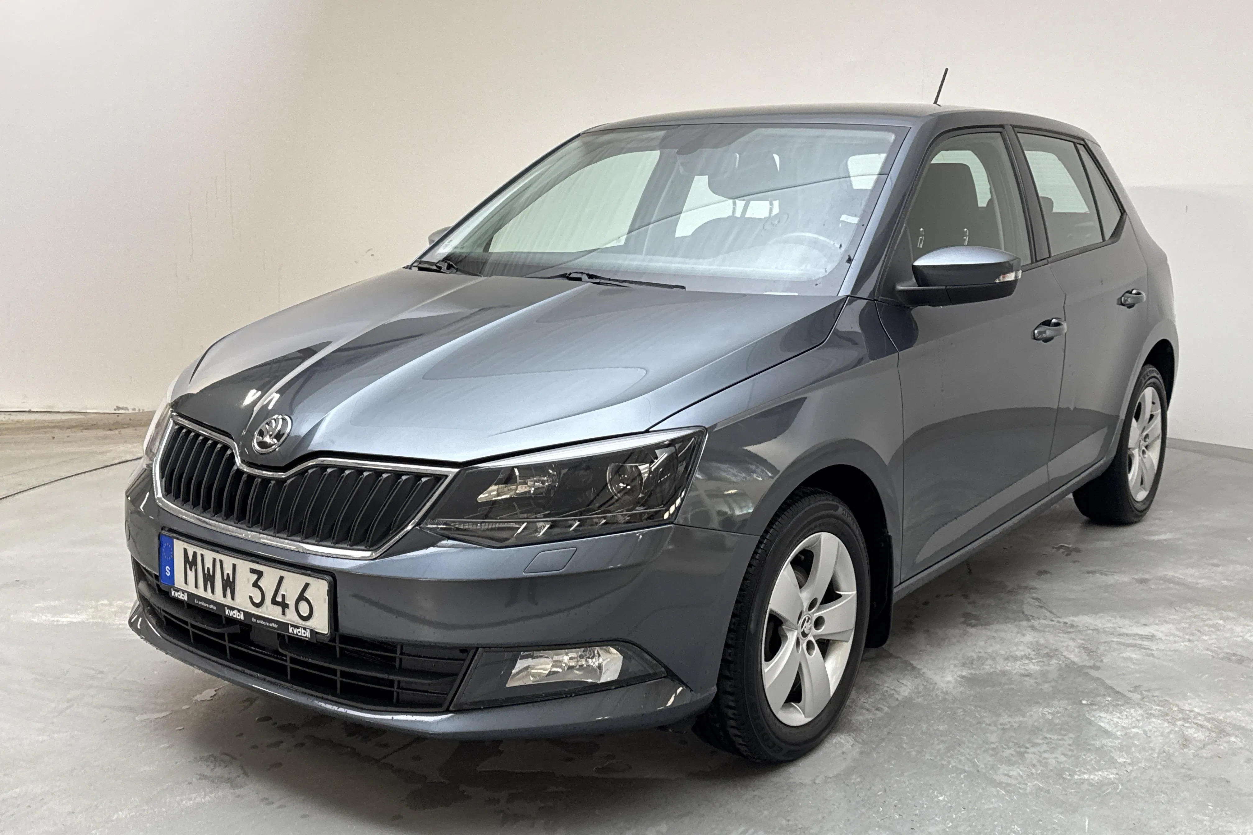 Presentationsfoto 1 av 12: Skoda Fabia 1.2 TSI (90hk) - 10 089 mil - Manuell - grå - 2017