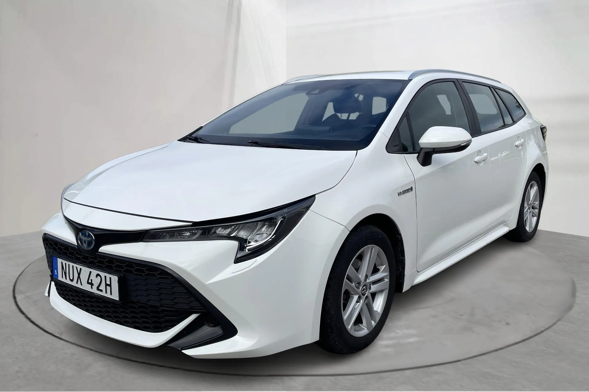 Presentation photo 1 of 17: Toyota Corolla 1.8 Hybrid Touring Sports (122hk) - 81 410 km - Automatic - white - 2019
