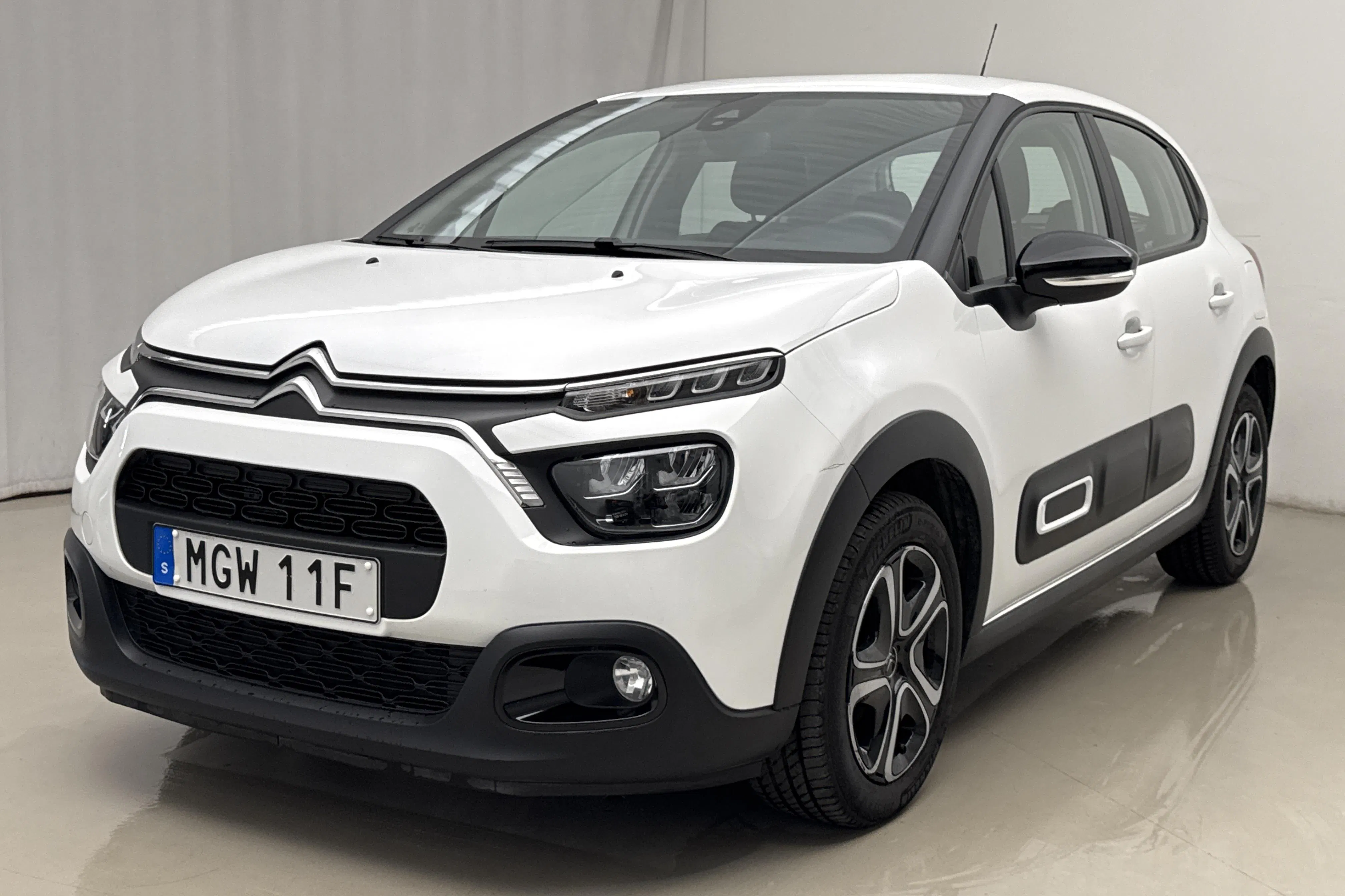 Presentationsfoto 1 av 16: Citroën C3 PureTech (82hk) - 4 854 mil - Manuell - vit - 2021