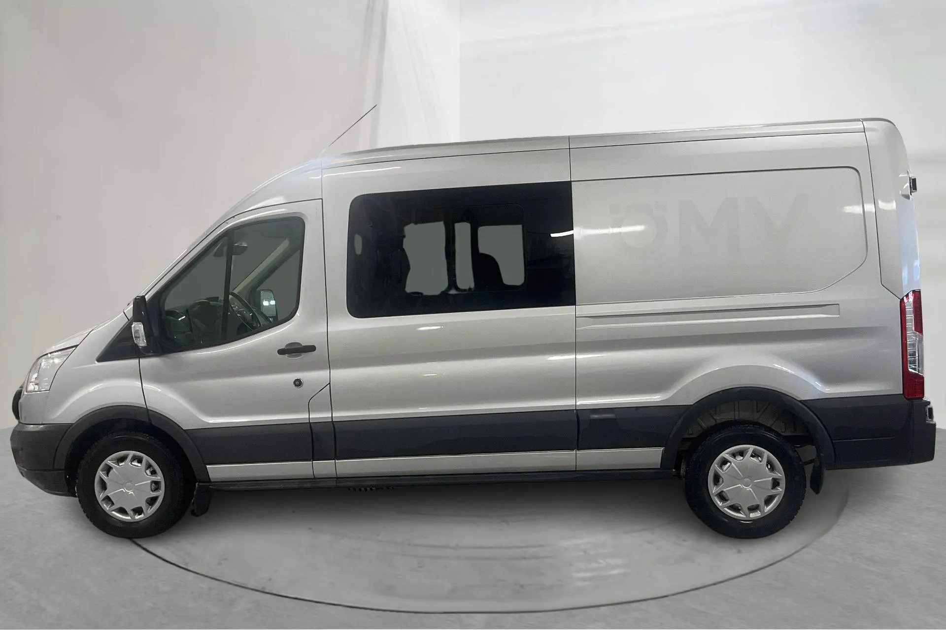 Presentationsfoto 2 av 19: Ford Transit 350 2.0 TDCi 2WD Skåp (170hk) - 17 679 mil - Automat - grå - 2019