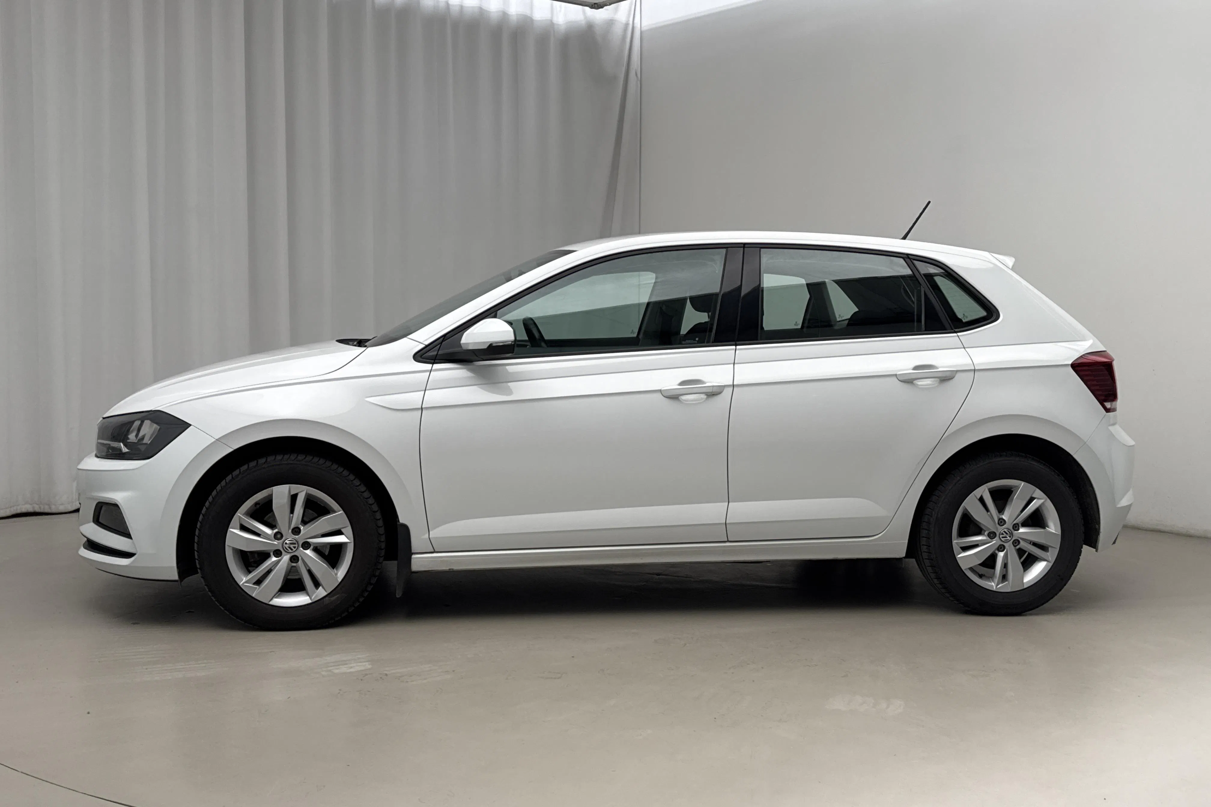 Presentationsfoto 2 av 15: VW Polo 1.0 TSI 5dr (95hk) - 6 475 mil - Automat - vit - 2019