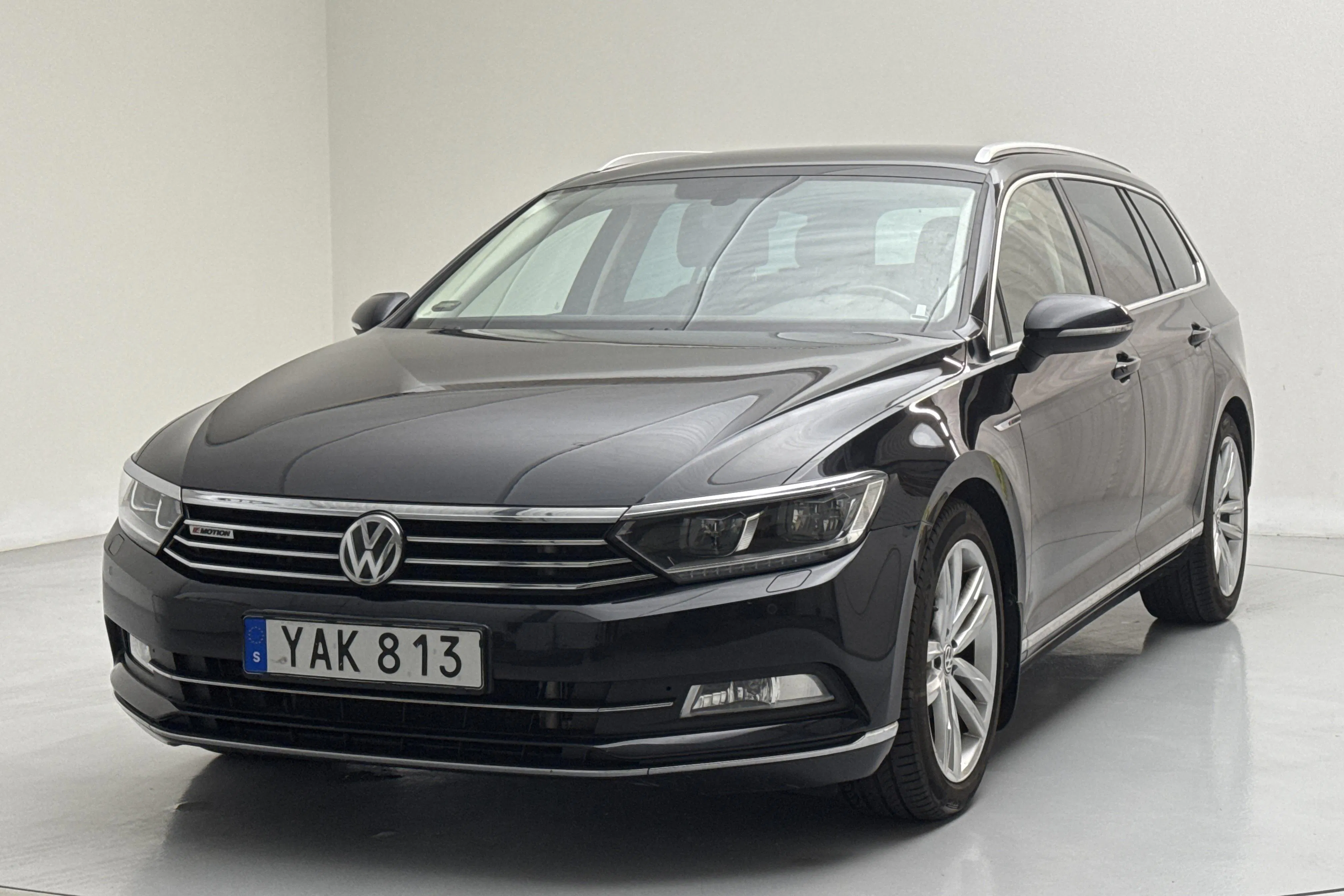 Presentationsfoto 1 av 15: VW Passat 2.0 TDI Sportscombi 4MOTION (190hk) - 12 997 mil - Automat - svart - 2016