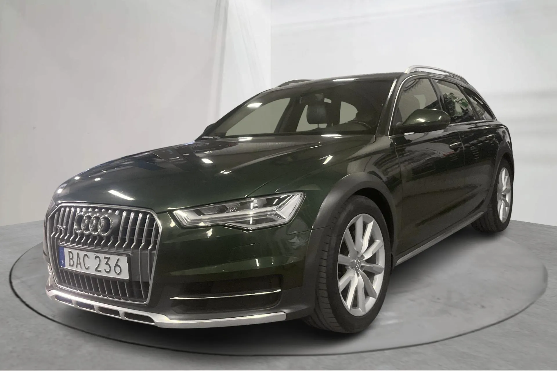 Presentationsfoto 1 av 15: Audi A6 Allroad 3.0 TDI quattro (218hk) - 42 002 mil - Automat - grön - 2017