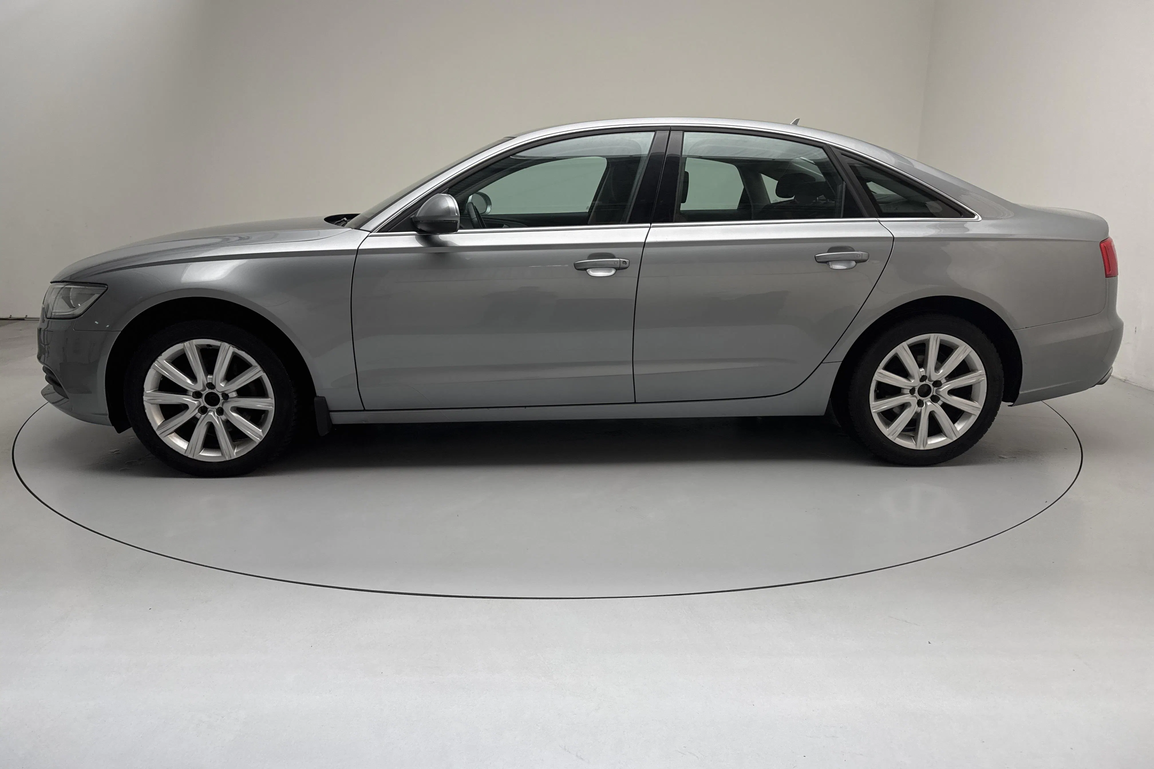 Presentationsfoto 2 av 12: Audi A6 2.0 TDI Ultra (190hk) - 23 492 mil - Automat - grå - 2014