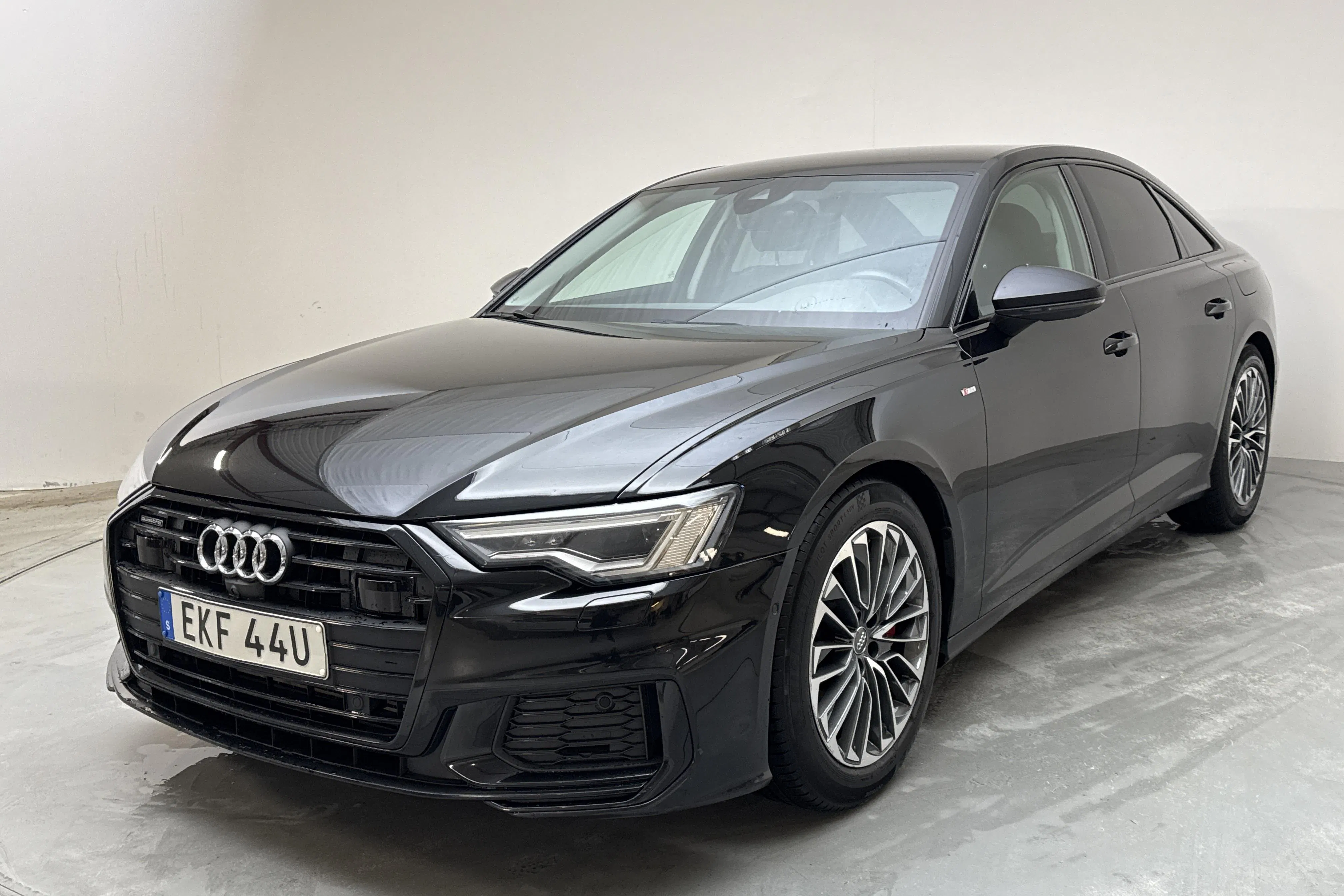 Audi A6 Sedan 55 TFSI e quattro (367hk)