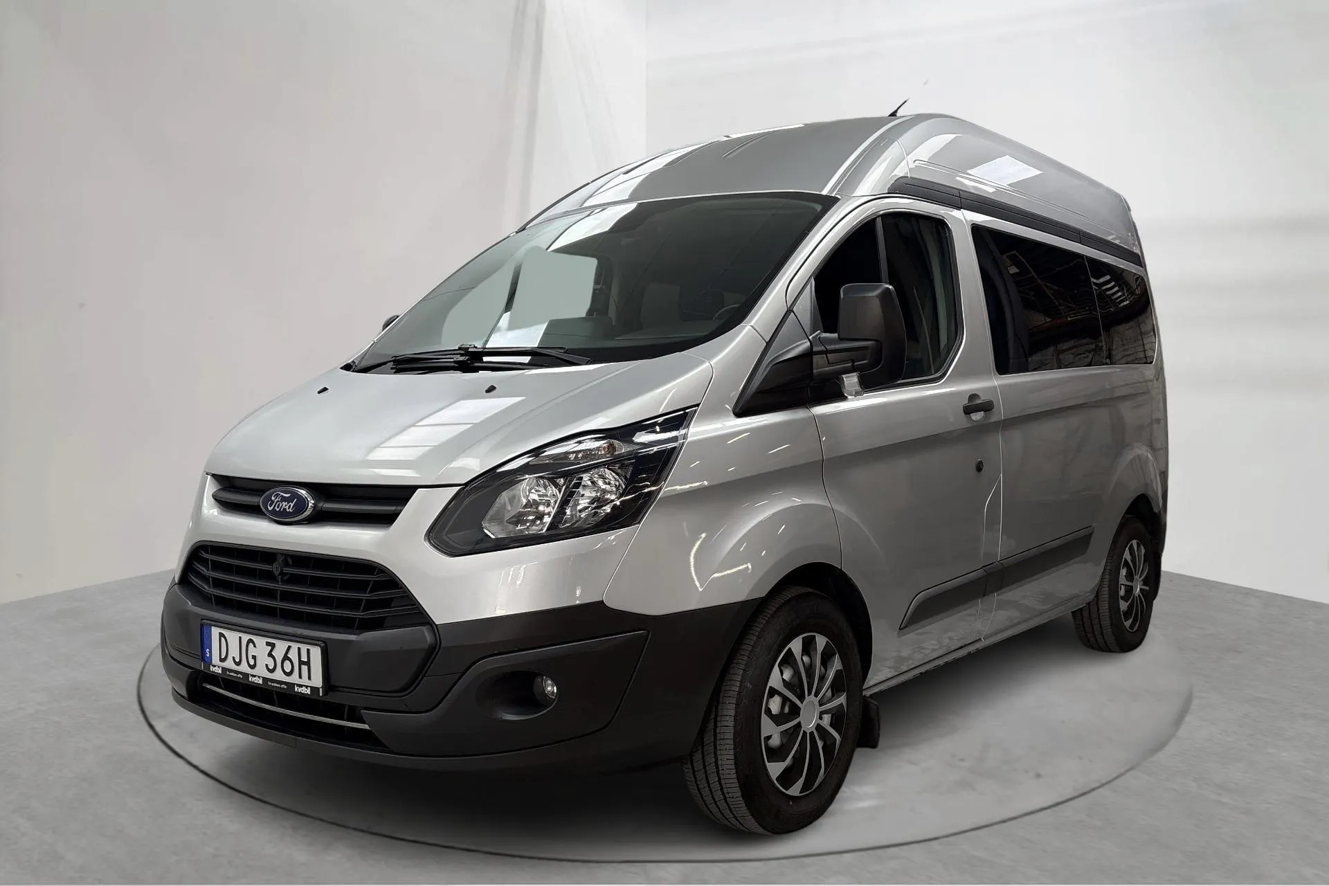 Presentationsfoto 1 av 15: Ford Transit Custom 310 Kombi (105hk) - 7 481 mil - Manuell - silver - 2018