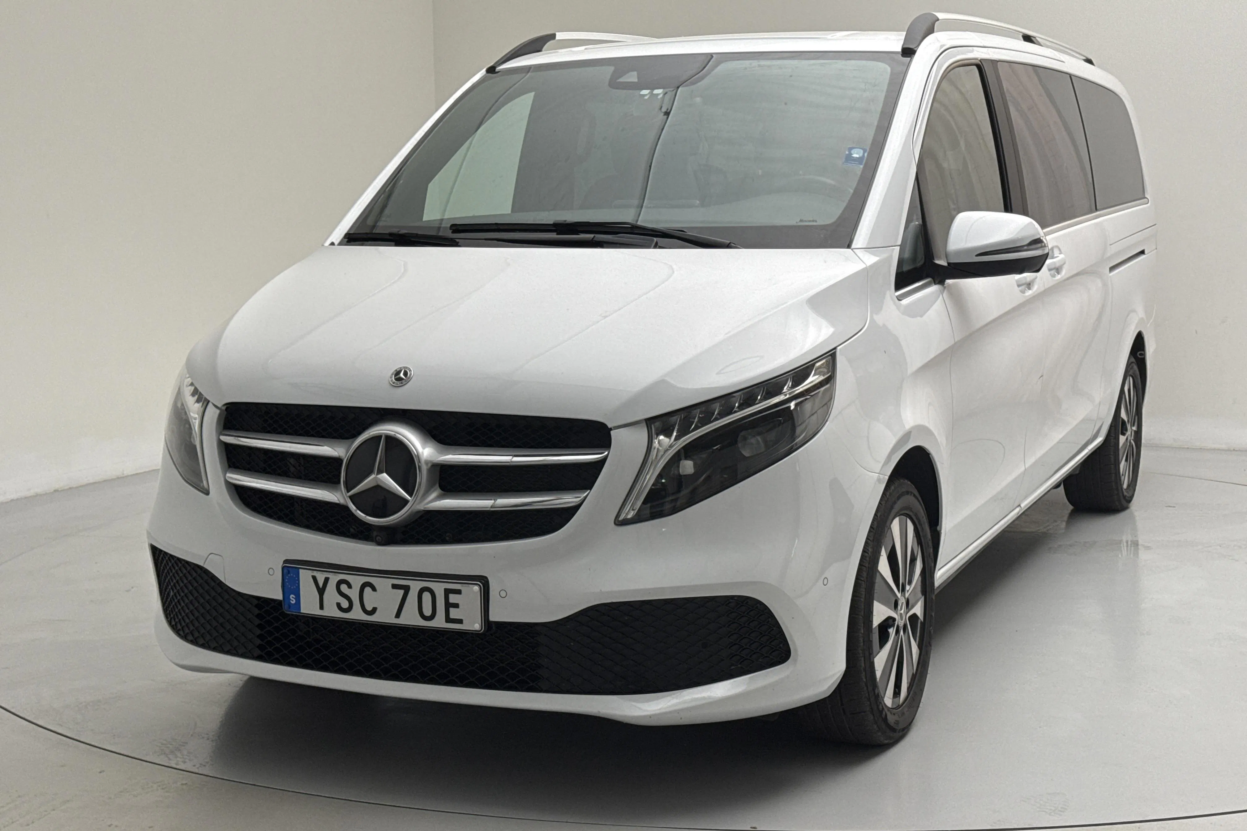 Presentationsfoto 1 av 15: Mercedes V 250 d W447 (190hk) - 13 311 mil - Automat - vit - 2024
