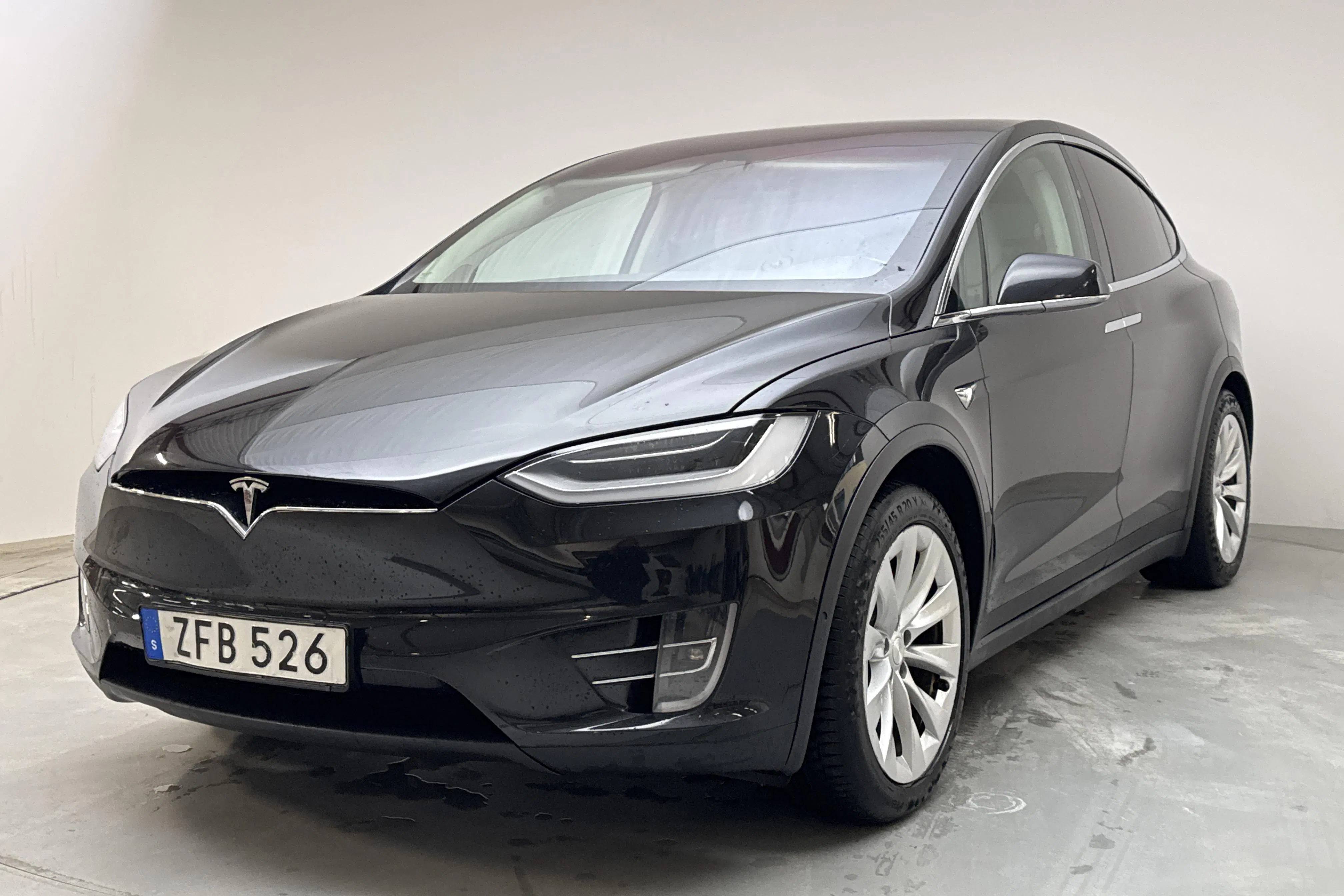 Presentationsfoto 1 av 17: Tesla Model X 100D - 13 762 mil - Automat - svart - 2018
