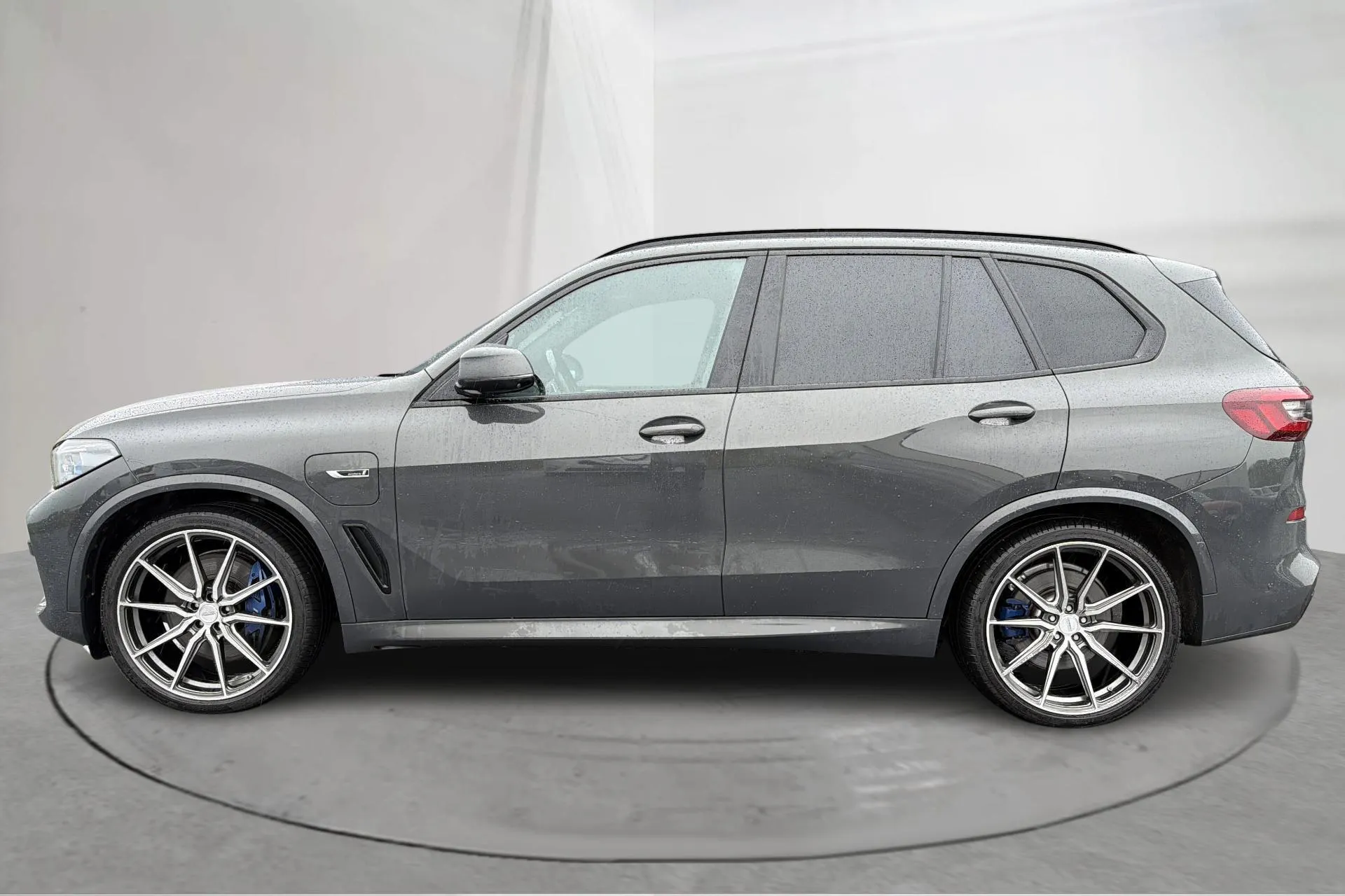 Presentationsfoto 2 av 23: BMW X5 xDrive45e, G05 (394hk) - 12 088 mil - Automat - grå - 2023