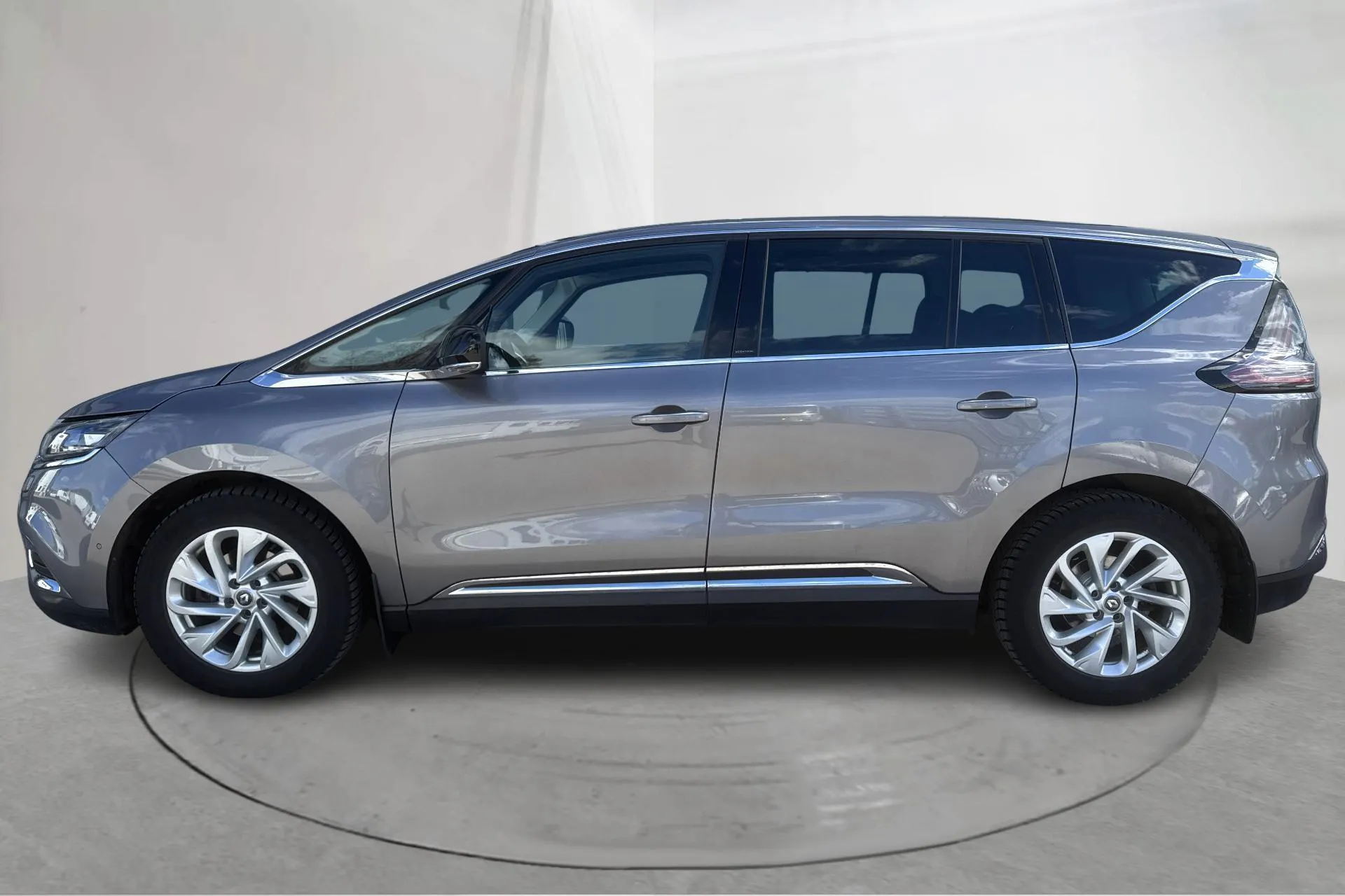 Presentation photo 2 of 19: Renault Espace 1.6 dCi (160hk) - 109 540 km - Automatic - gray - 2016