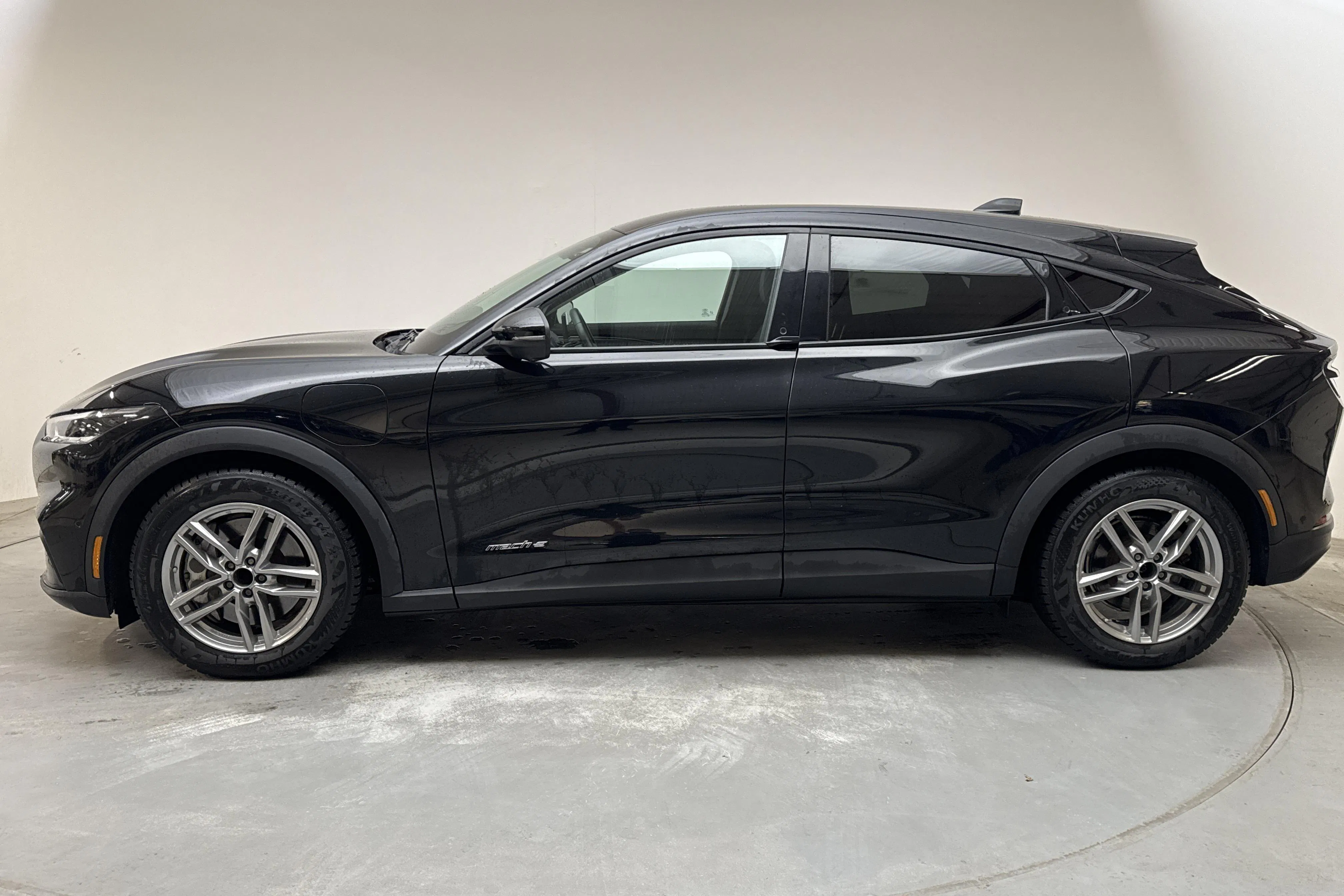 Presentation photo 2 of 14: Ford Mustang Mach-E 70kWh RWD (269hk) - 35 660 km - Automatic - black - 2022