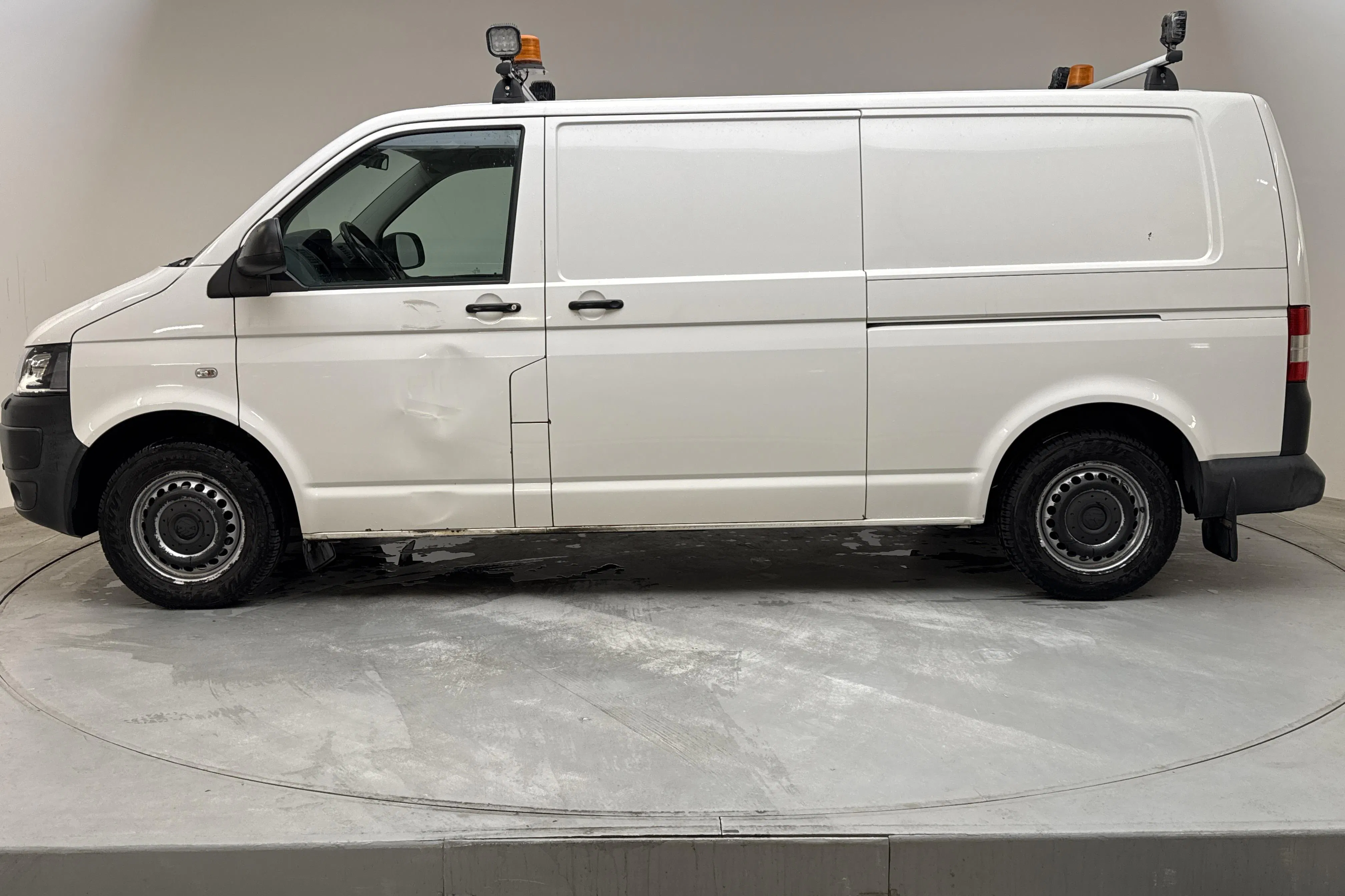 Presentation photo 2 of 11: VW Transporter T5 2.0 TDI (140hk) - 110 390 km - Automatic - white - 2014