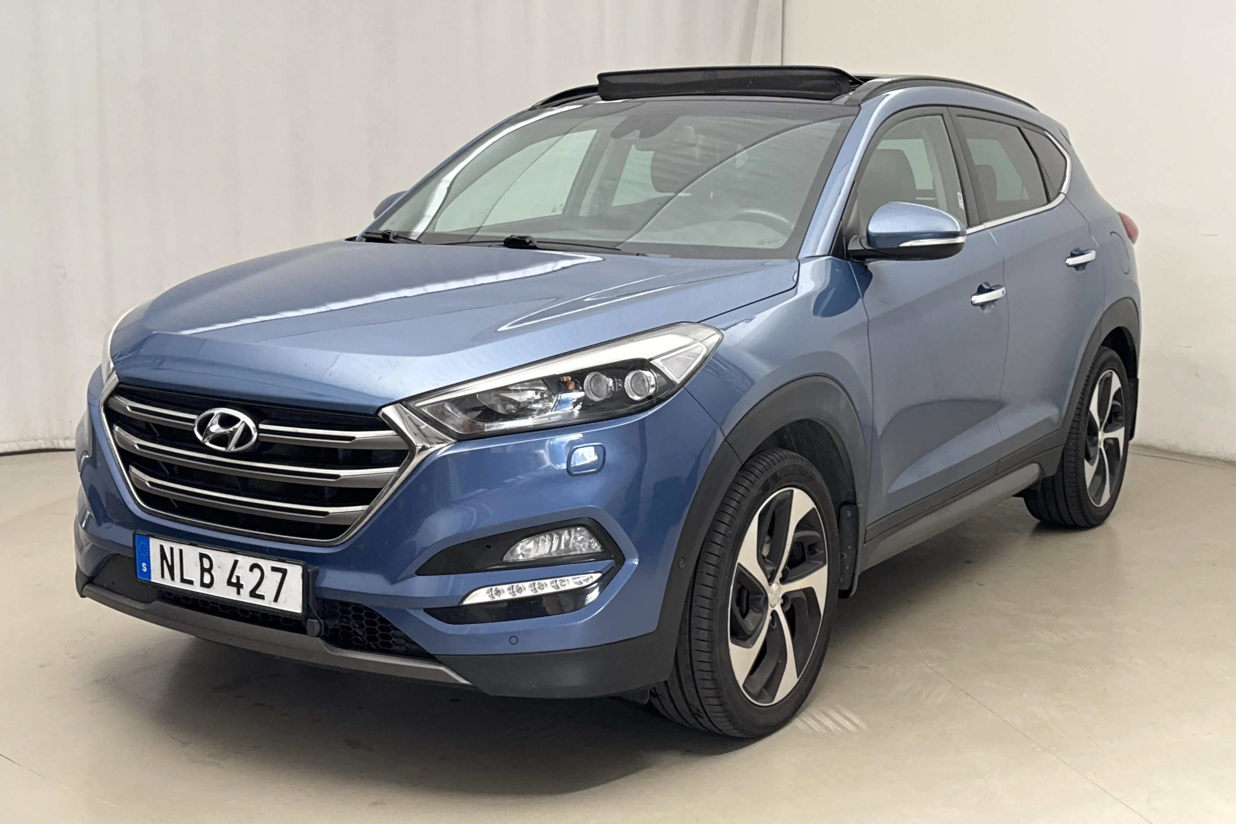 Presentation photo 1 of 19: Hyundai Tucson 1.6 T-GDI 4WD (177hk) - 184 820 km - Automatic - blue - 2016