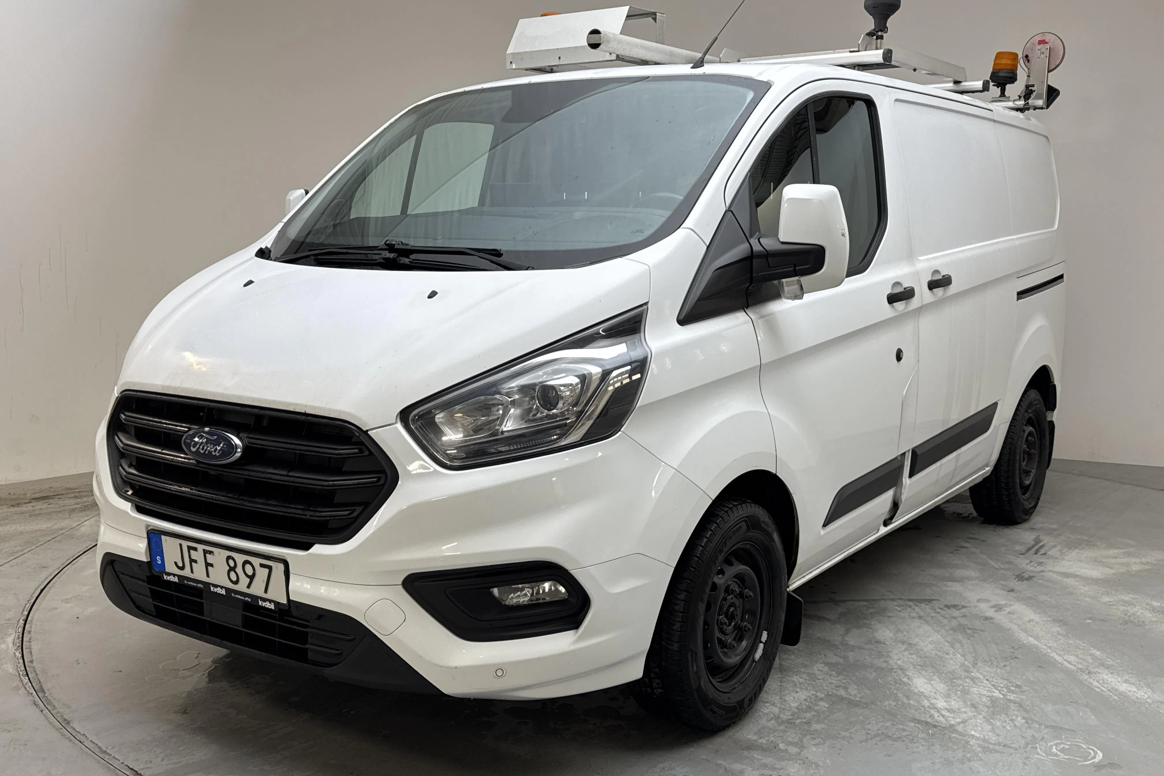 Presentation photo 1 of 11: Ford Transit Custom 300 (130hk) - 161 180 km - Manual - white - 2018