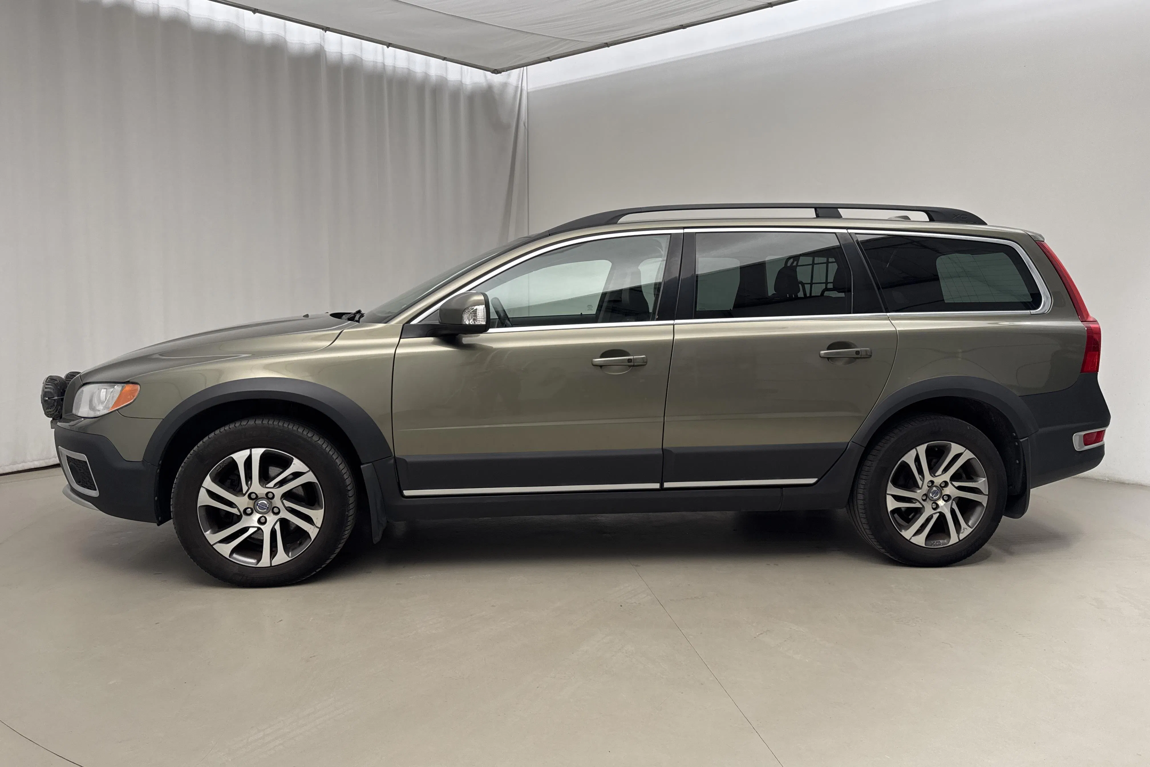 Presentationsfoto 2 av 16: Volvo XC70 II D5 AWD (215hk) - 27 301 mil - Automat - grön - 2012