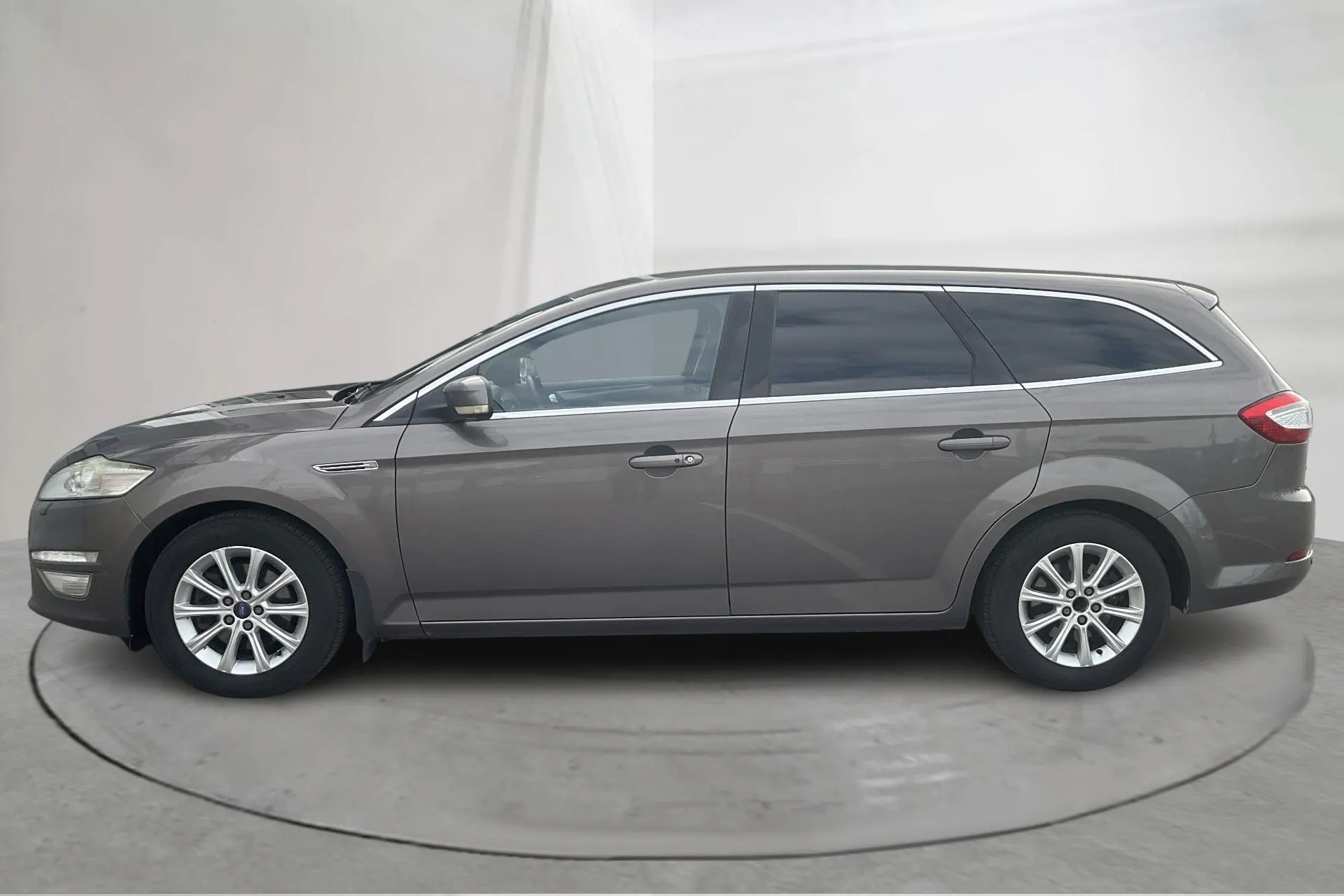 Presentationsfoto 2 av 14: Ford Mondeo 2.0 Duratorq TDCi Kombi (163hk) - 27 557 mil - Automat - brun - 2011