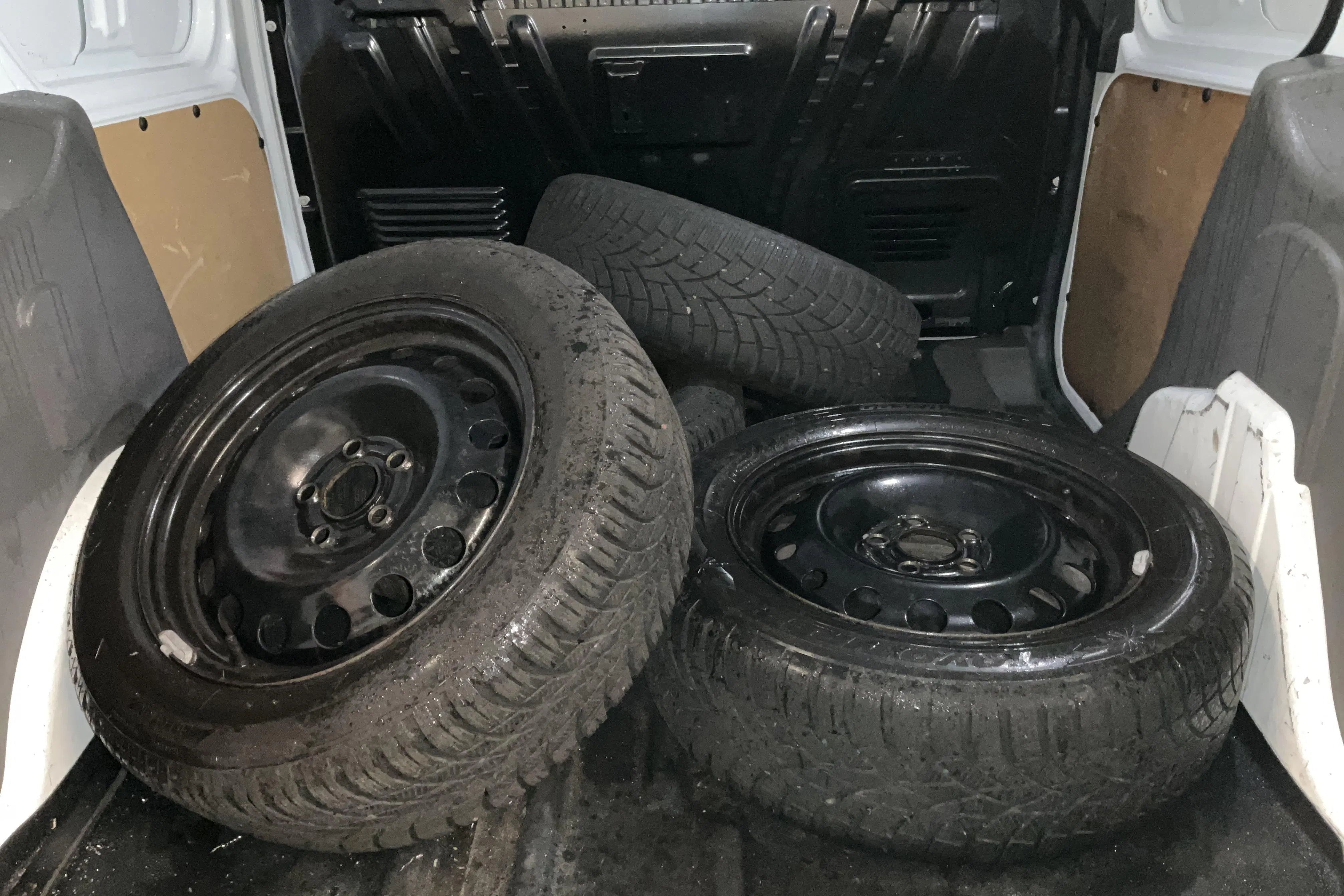 Presentationsfoto 13 av 13: Ford Transit Connect 1.5 EcoBlue (100hk) - 10 626 mil - Automat - vit - 2019