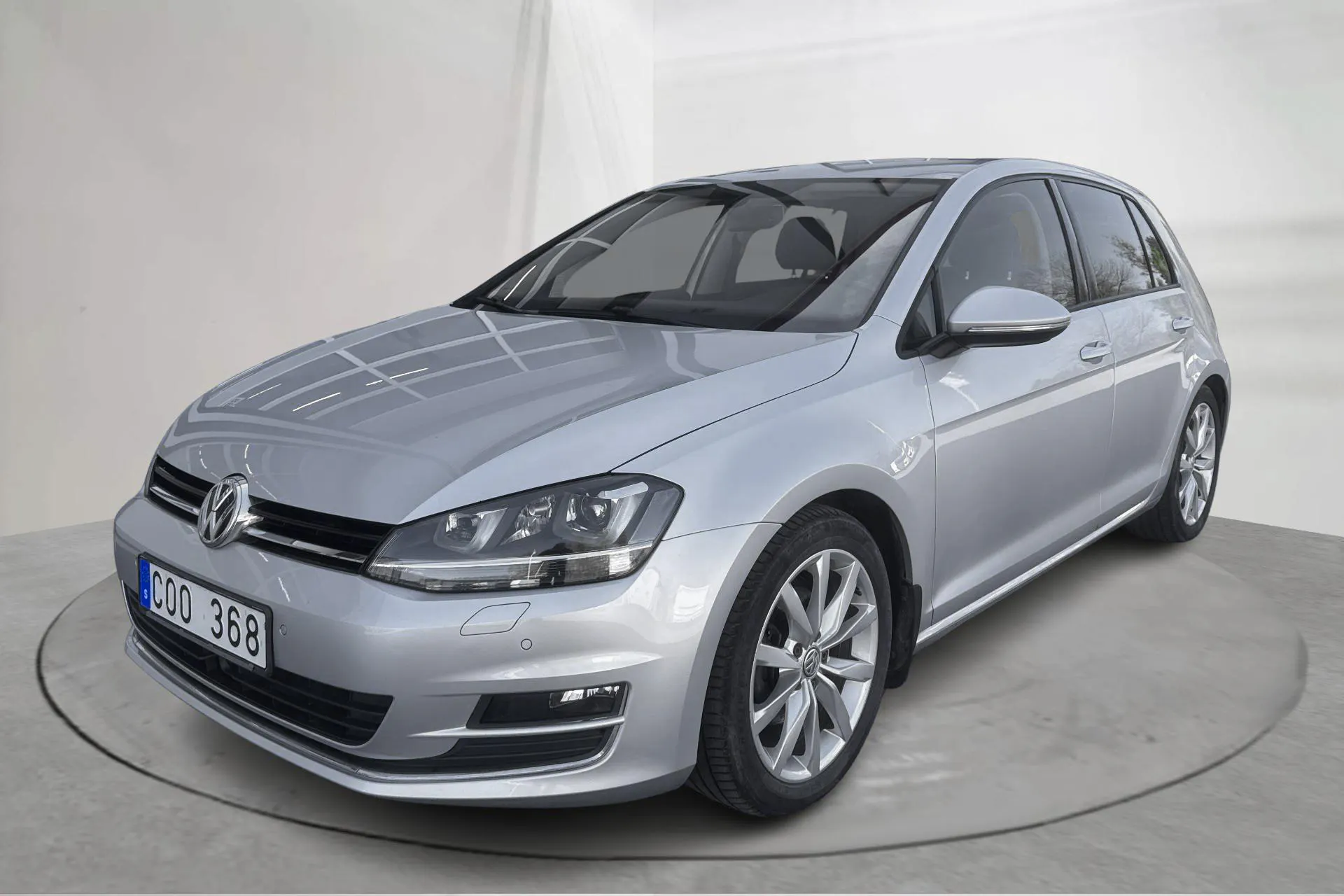 Presentationsfoto 1 av 14: VW Golf VII 1.4 TSI 5dr (140hk) - 15 247 mil - Automat - silver - 2013