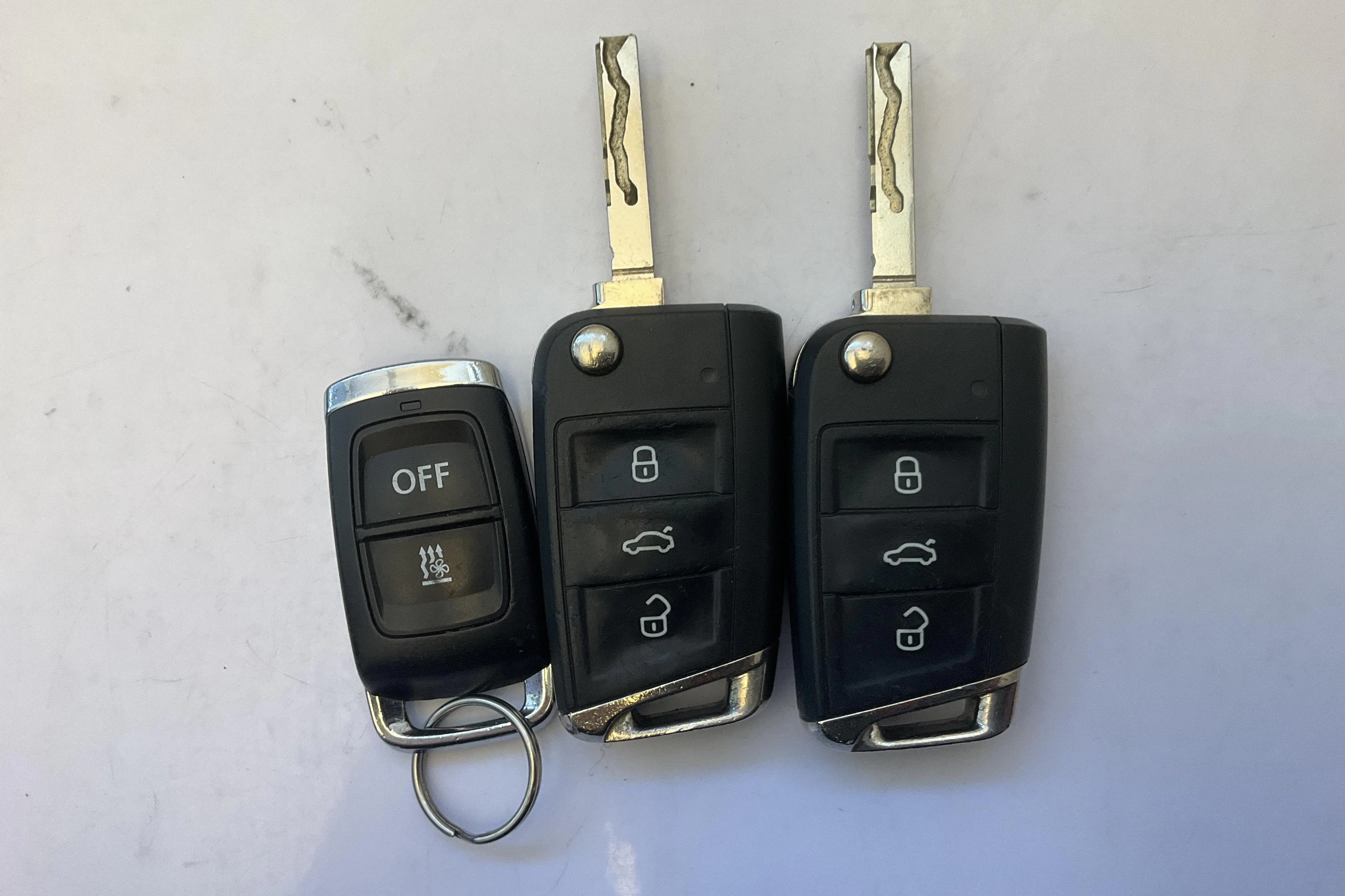 Presentationsfoto 15 av 15: VW Tiguan 2.0 TDI 4MOTION (200hk) - 18 848 mil - Automat - blå - 2021