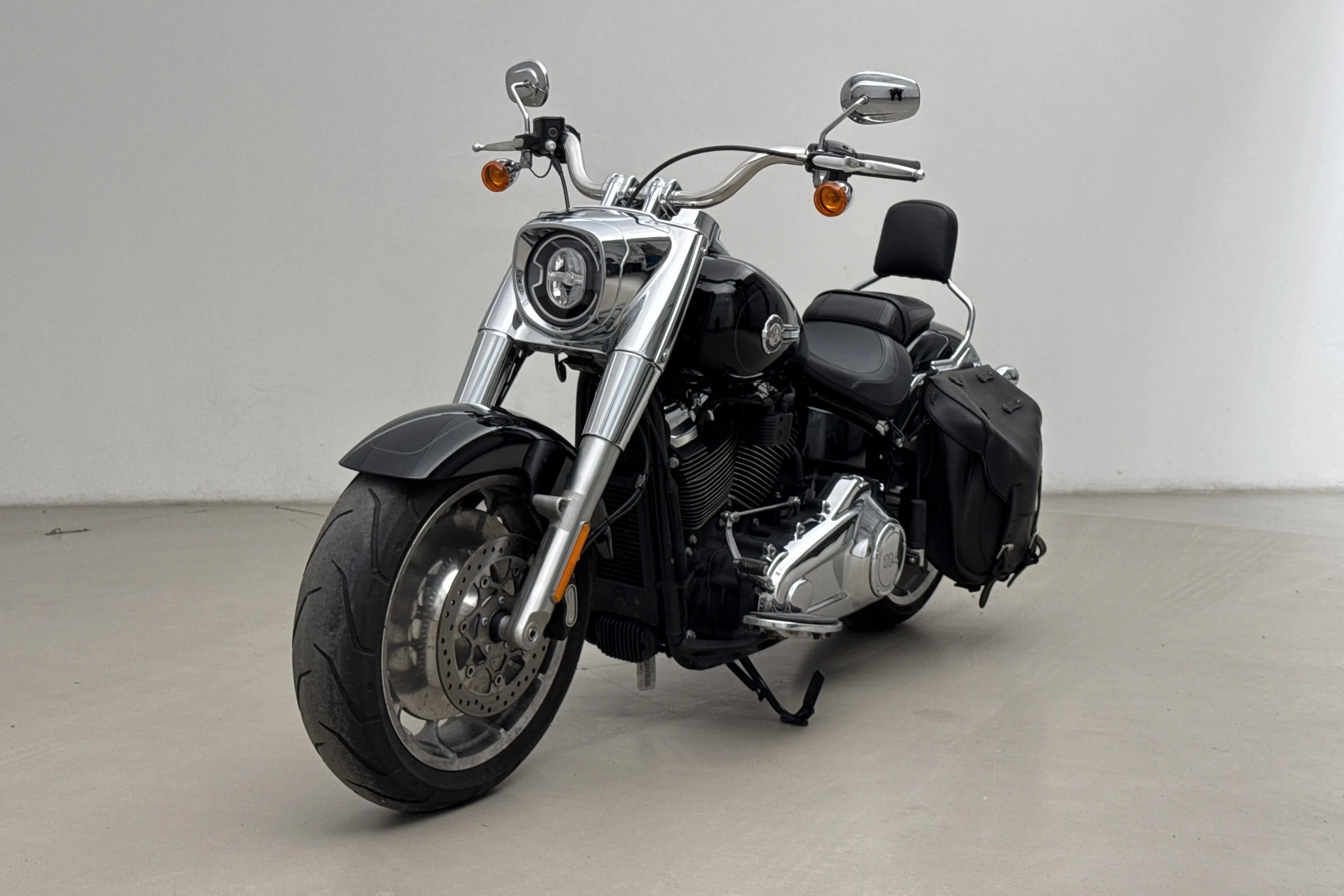 Presentation photo 1 of 15: HARLEY-DAVIDSON FAT BOY 114 Motorcykel - 6 120 km - Manual - black - 2023