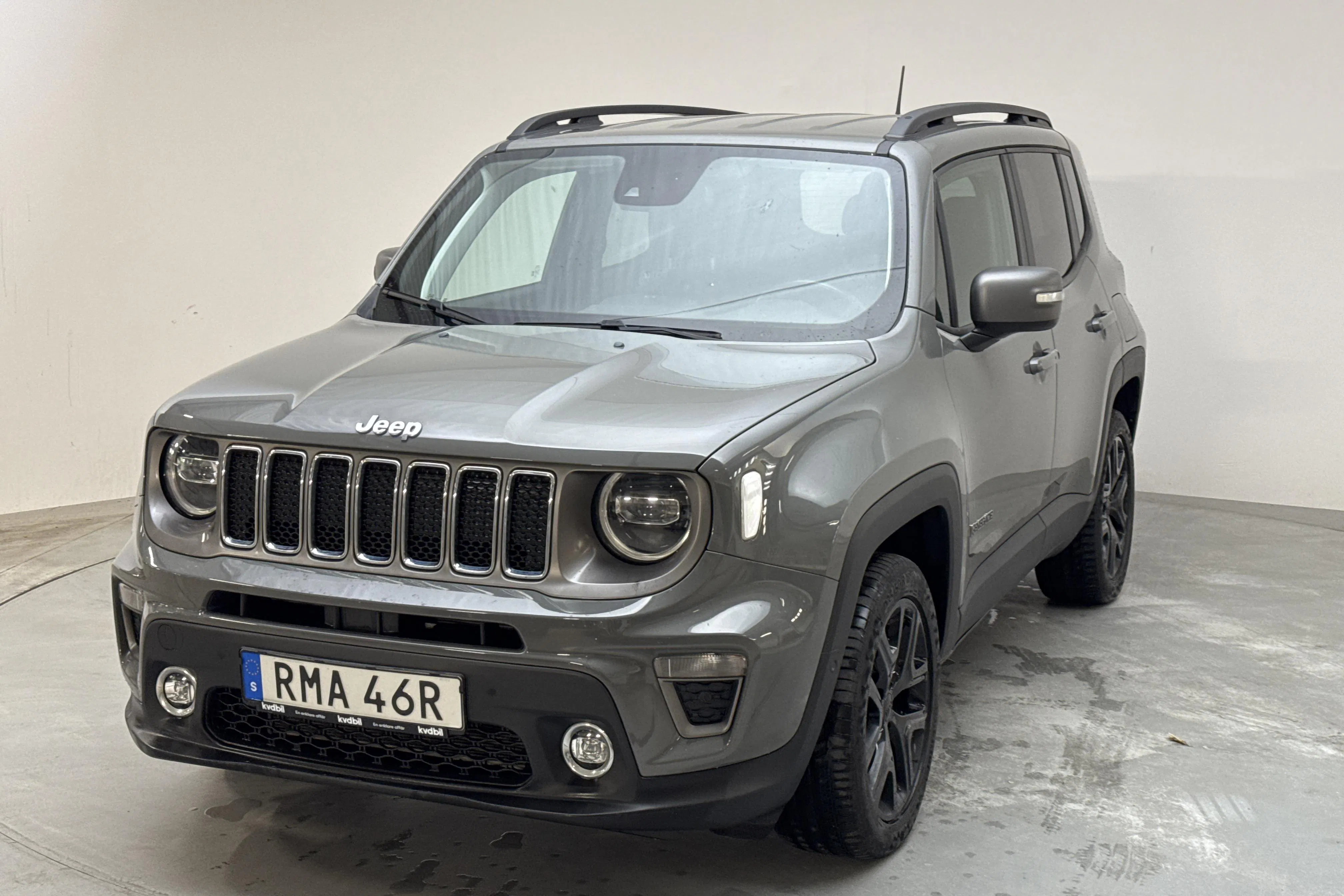 Presentationsfoto 1 av 13: Jeep Renegade 1.3 PHEV 4WD (190hk) - 9 215 mil - Automat - grå - 2020