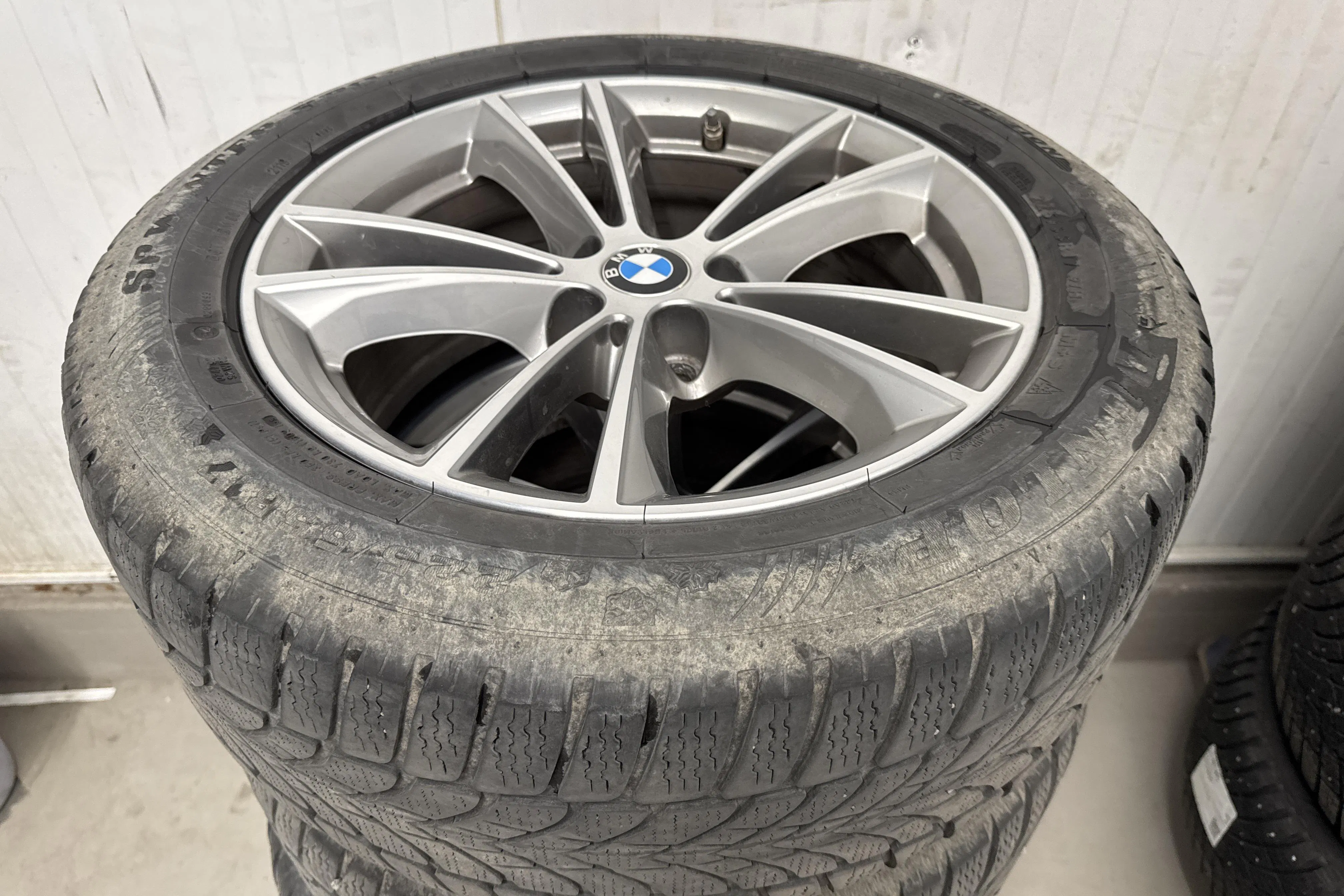 Presentationsfoto 21 av 21: BMW 530e xDrive Touring, G31 12kWh LCI (292hk) - 5 096 mil - Automat - grå - 2023