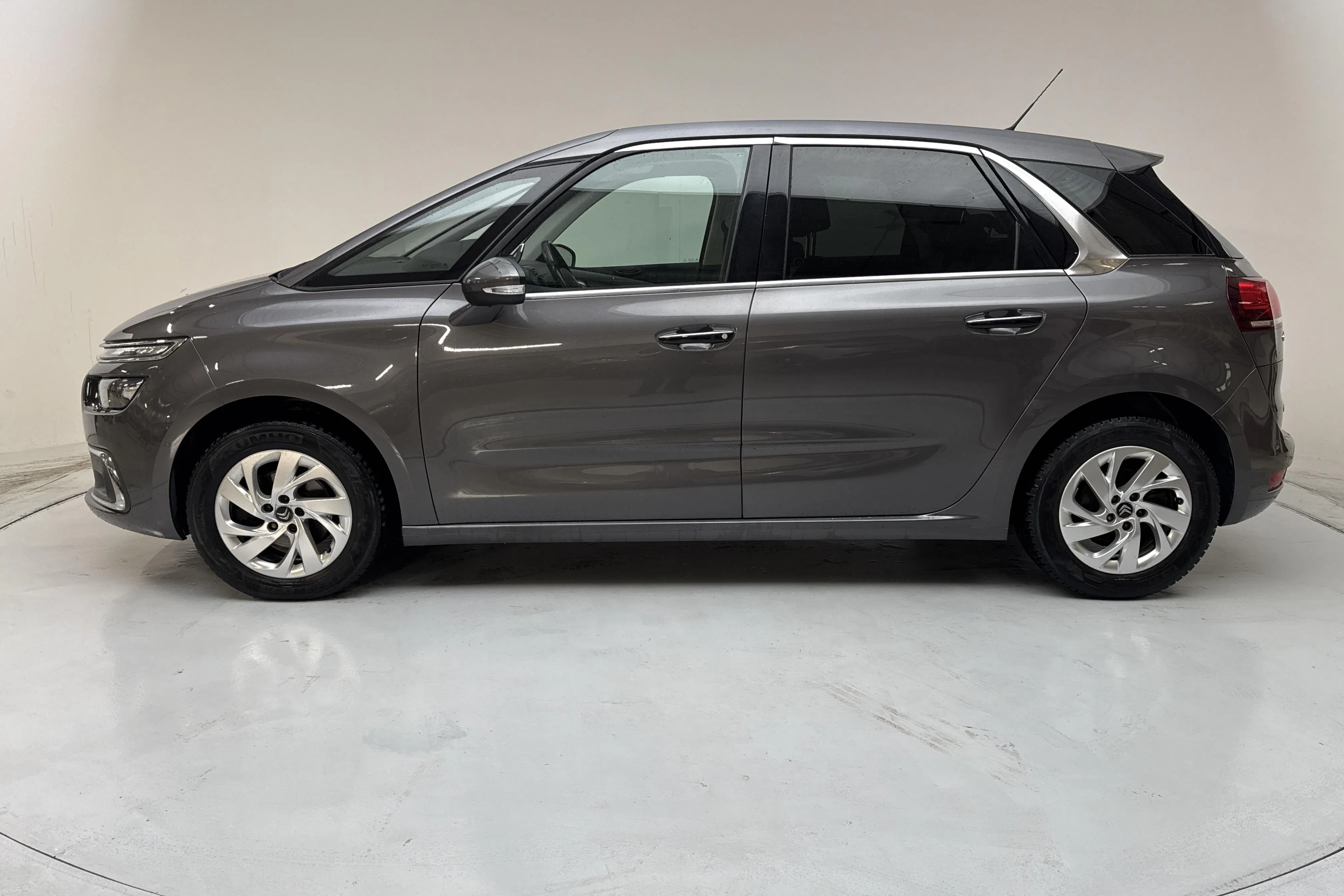 Presentation photo 2 of 14: Citroën C4 Picasso BlueHDi (120hk) - 40 790 km - Automatic - gray - 2017