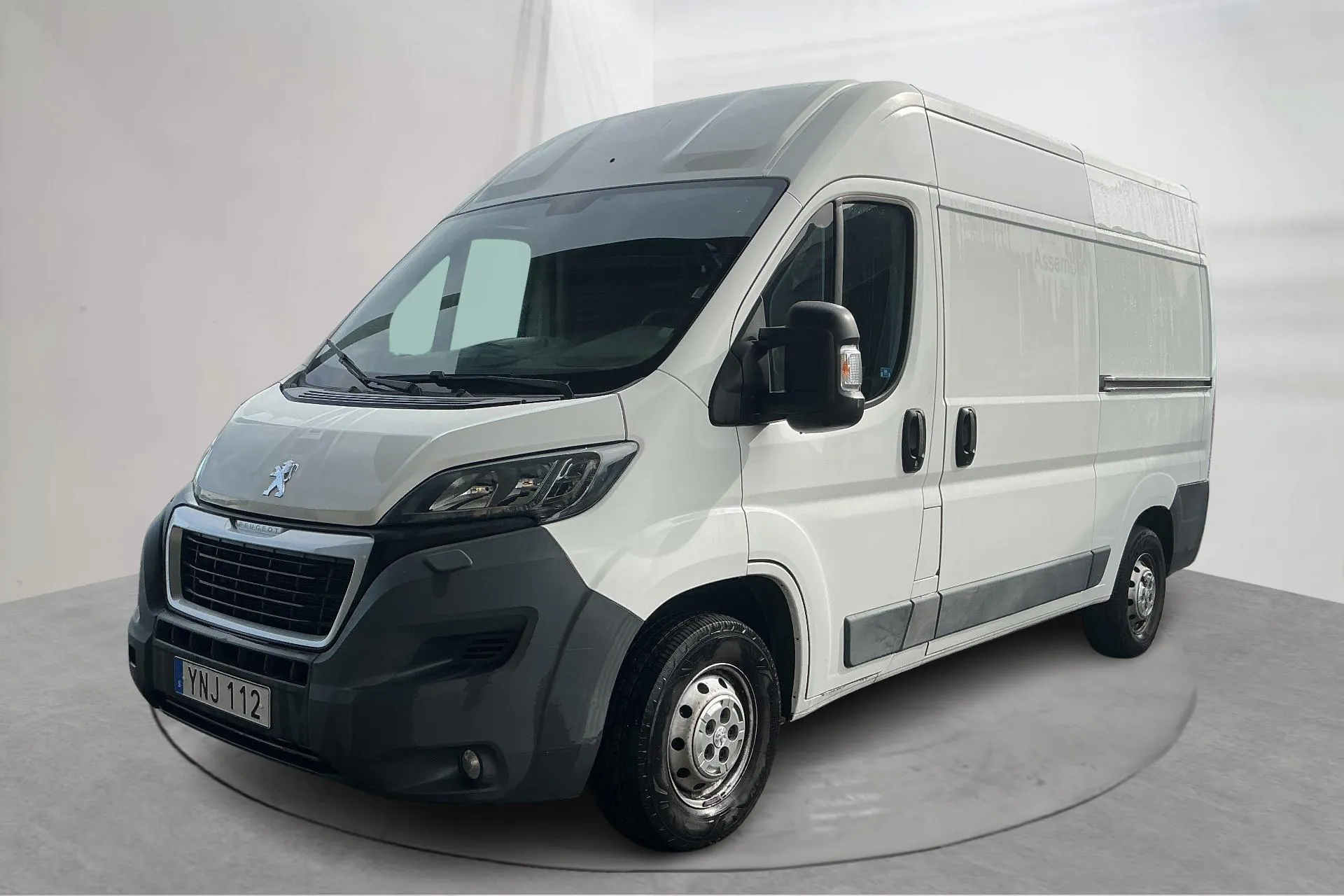 Presentation photo 1 of 18: Peugeot Boxer 335 2.0 BlueHDi Skåp (110hk) - 141 060 km - Manual - white - 2017
