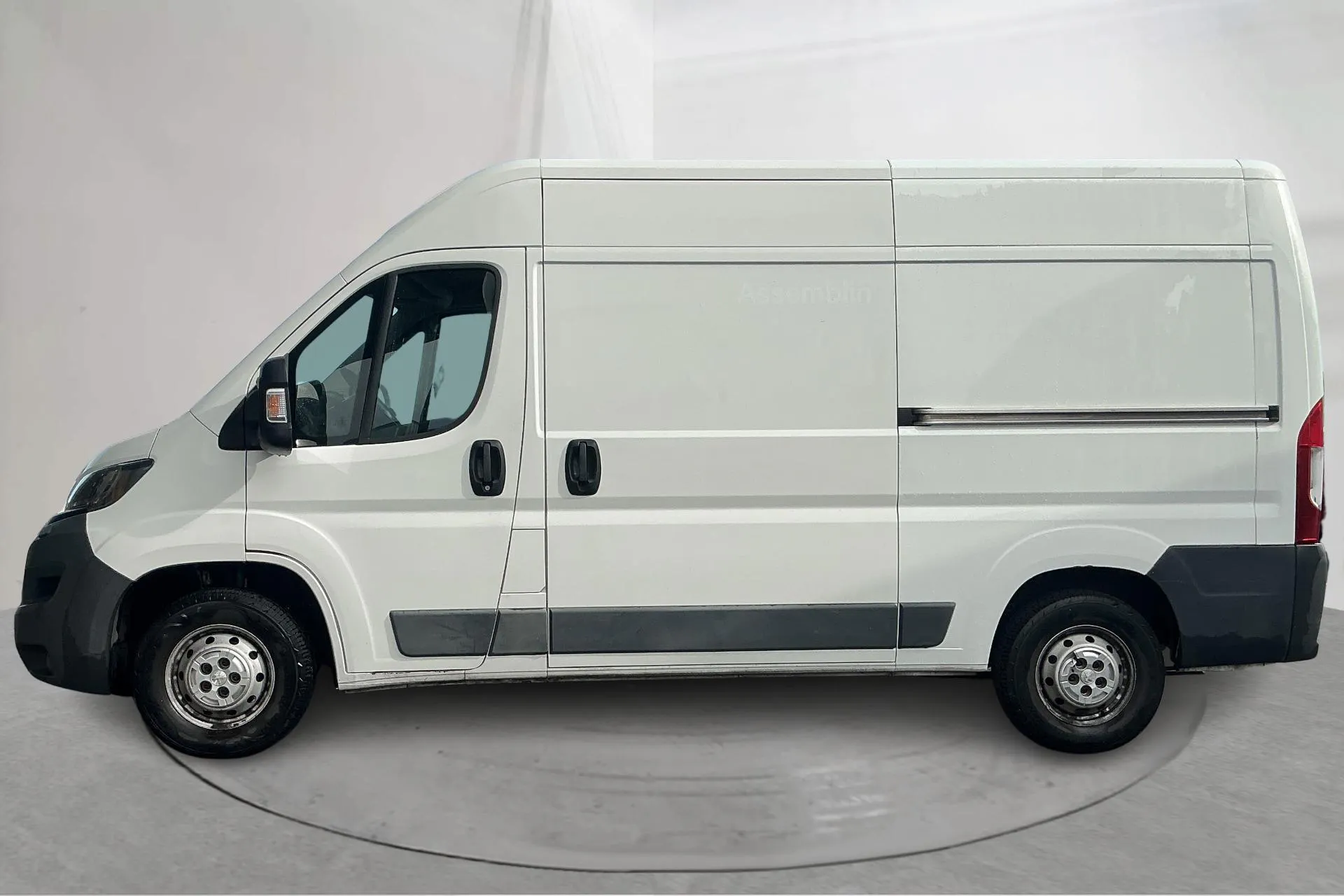 Presentation photo 2 of 18: Peugeot Boxer 335 2.0 BlueHDi Skåp (110hk) - 141 060 km - Manual - white - 2017