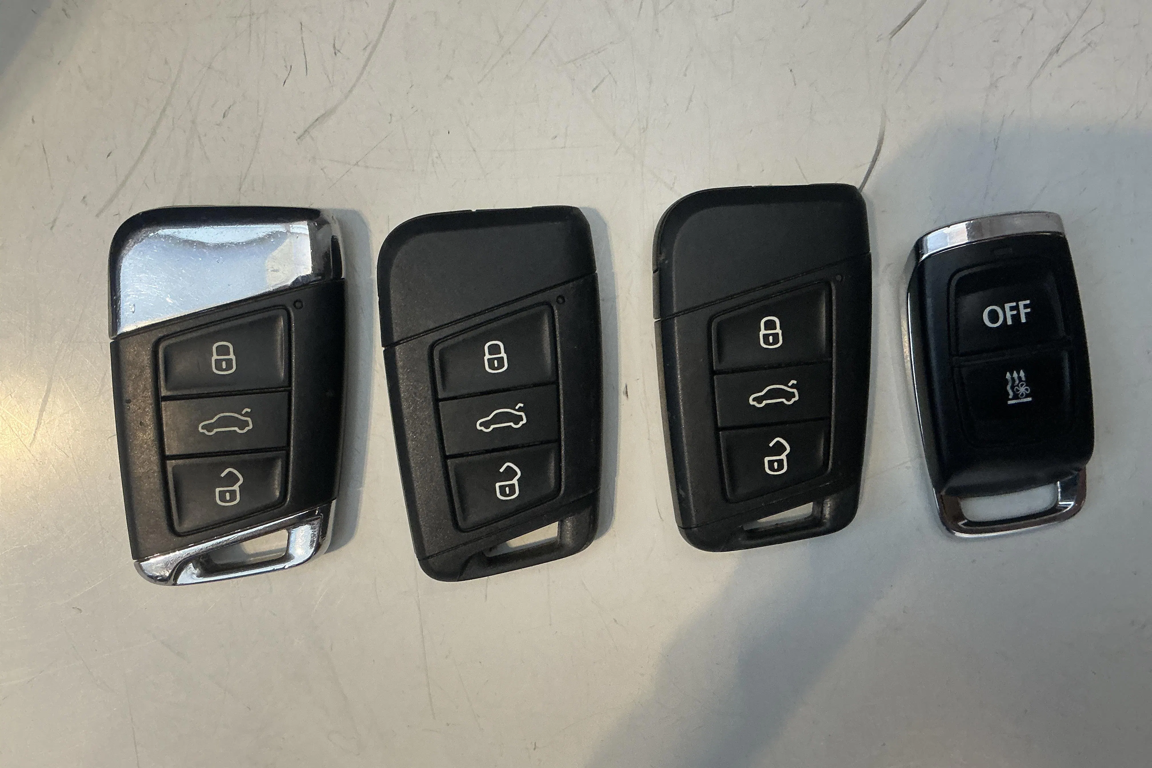 Presentationsfoto 13 av 13: Skoda Superb 2.0 TDI 4x4 Kombi (190hk) - 24 575 mil - Automat - vit - 2019