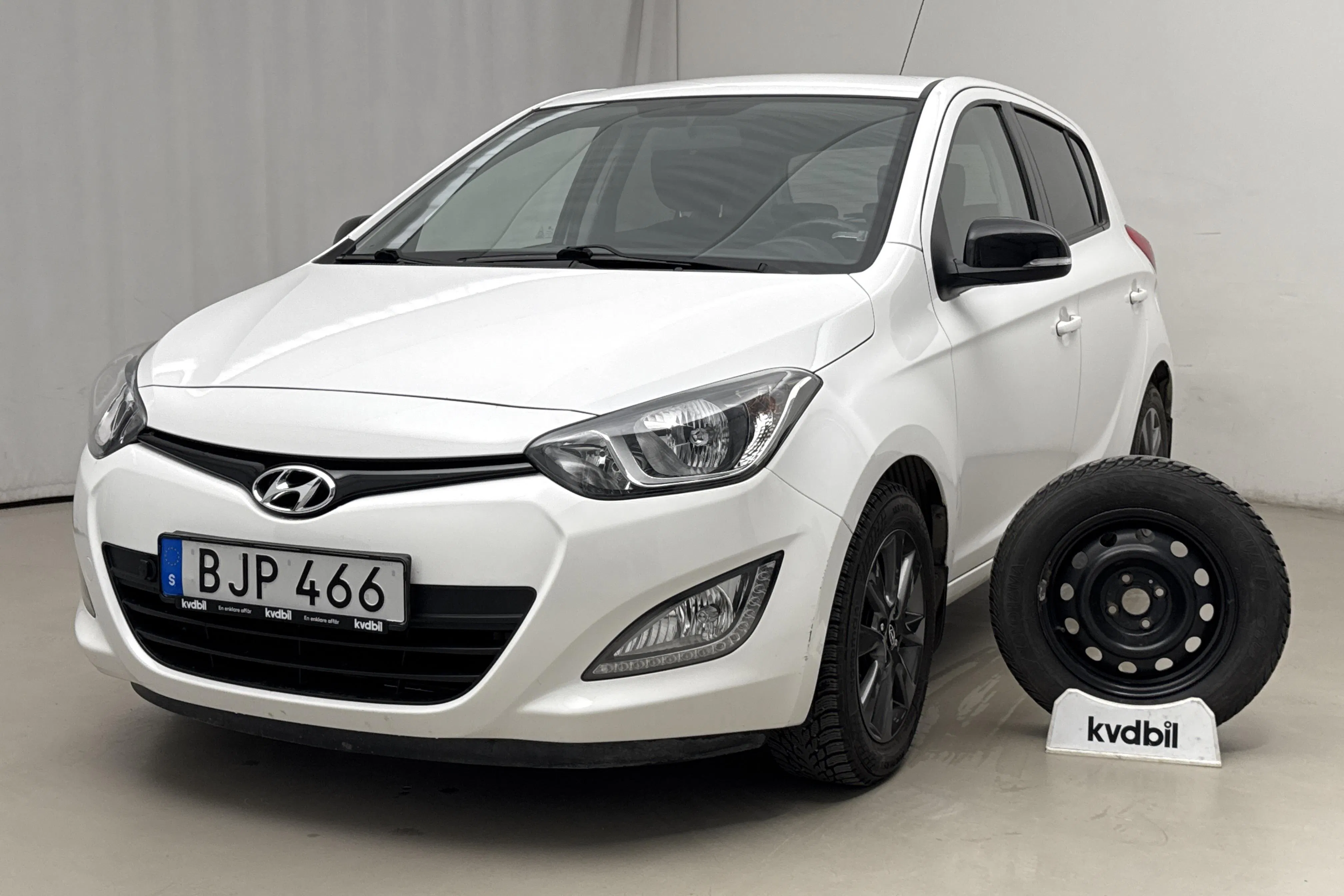 Presentation photo 1 of 15: Hyundai i20 1.2 (85hk) - 89 890 km - Manual - white - 2015