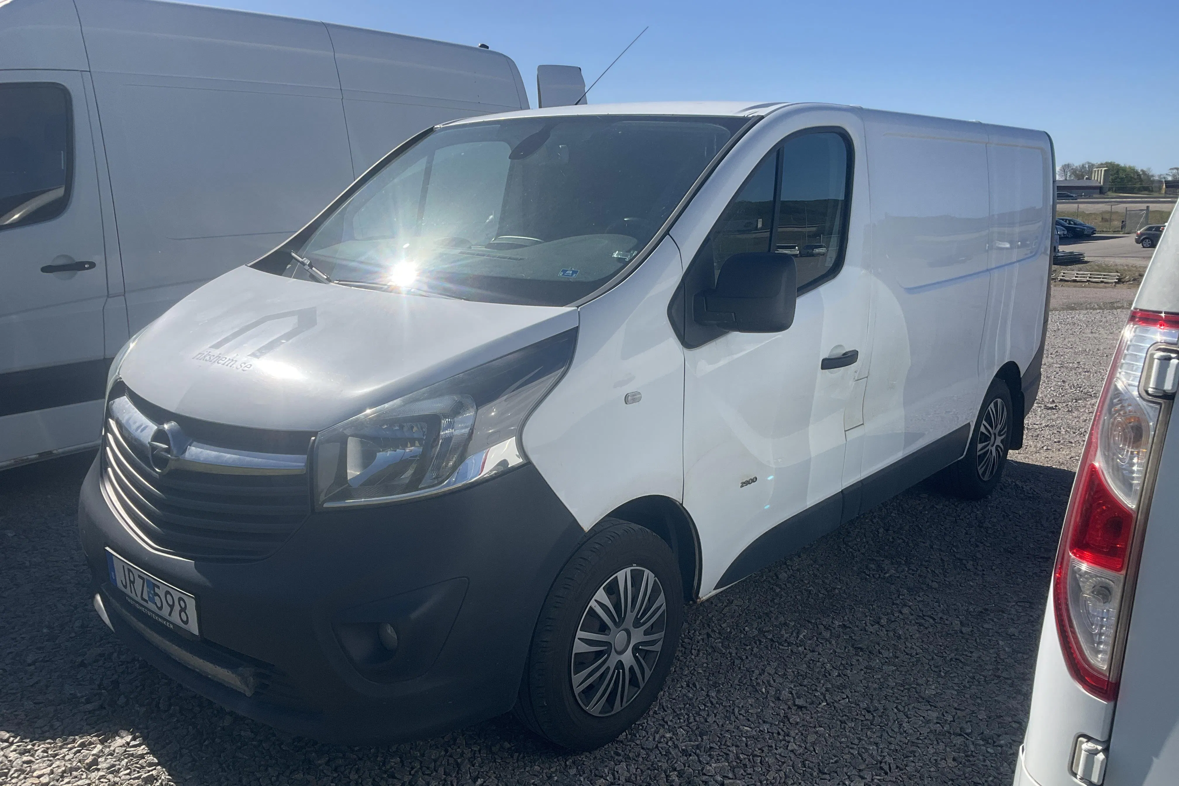 Presentation photo 1 of 14: Opel Vivaro 1.6 CDTI (114hk) - 220 400 km - Manual - white - 2015
